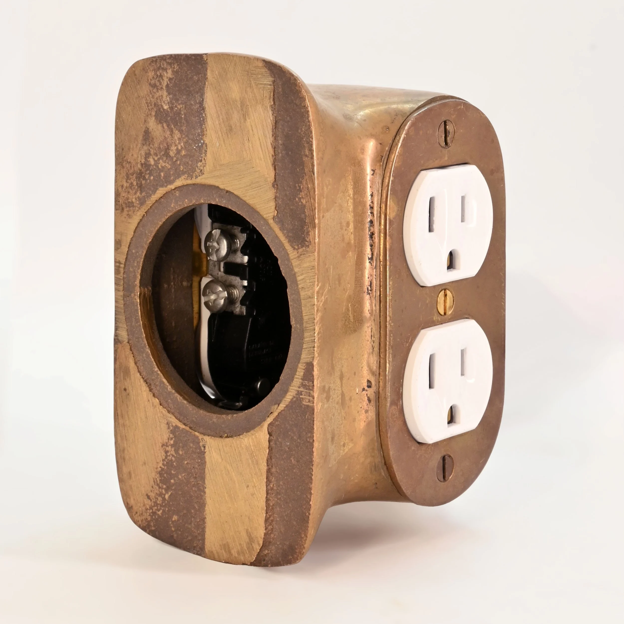 24133+cast+brass+double+outlet+box+4.jpg