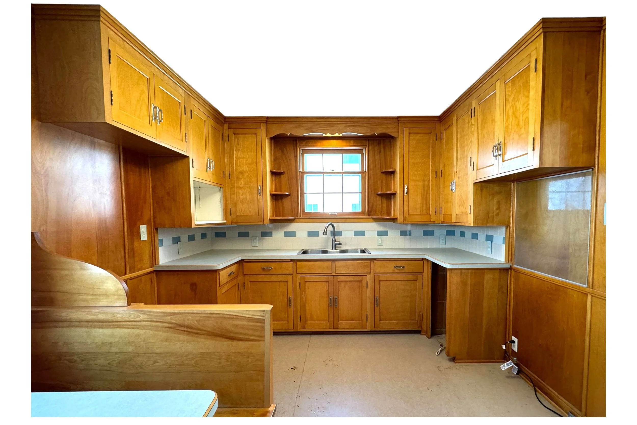 24161+u+shaped+maple+kitchenette.jpg