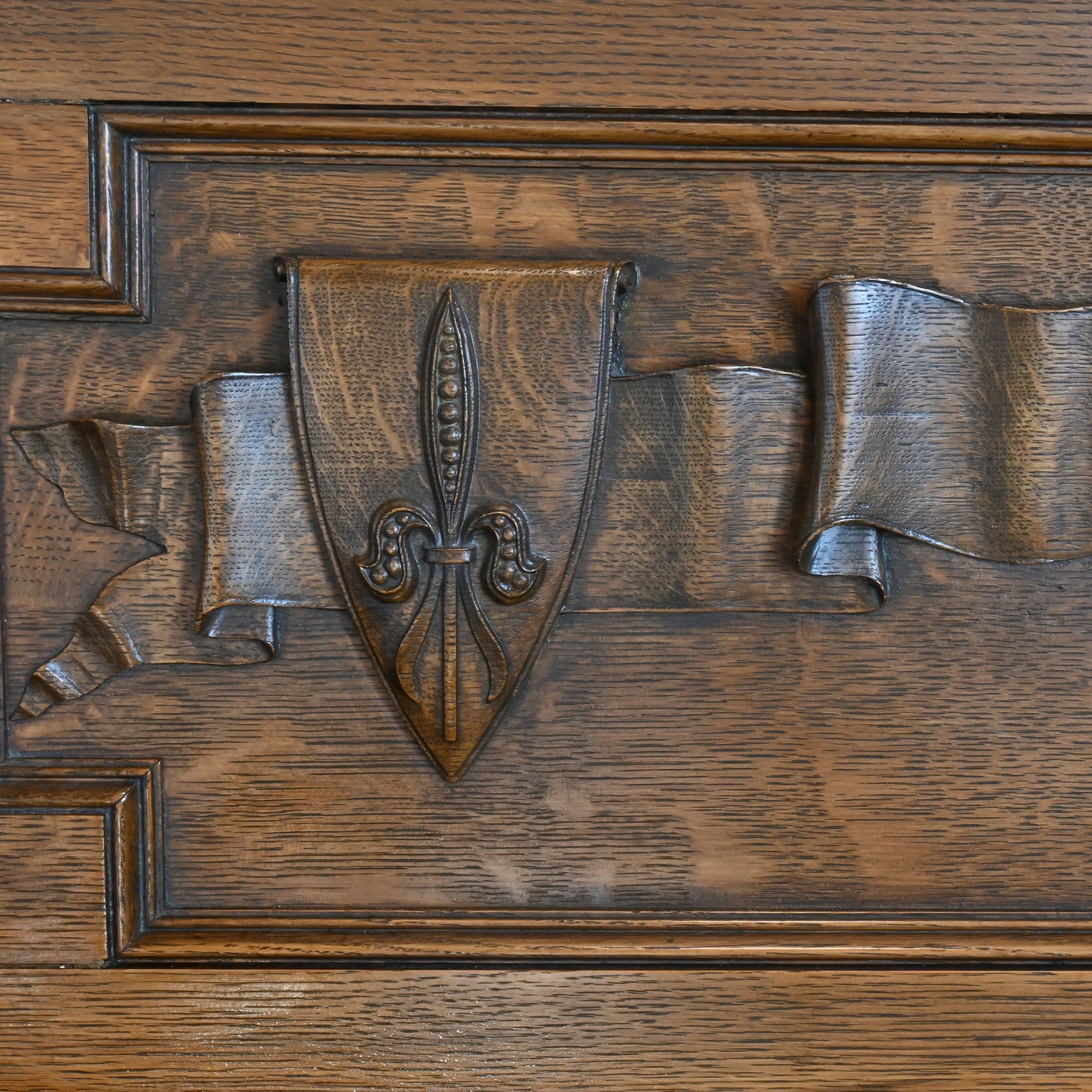 24195+quarter+sawn+carved+oak+header+5.jpg