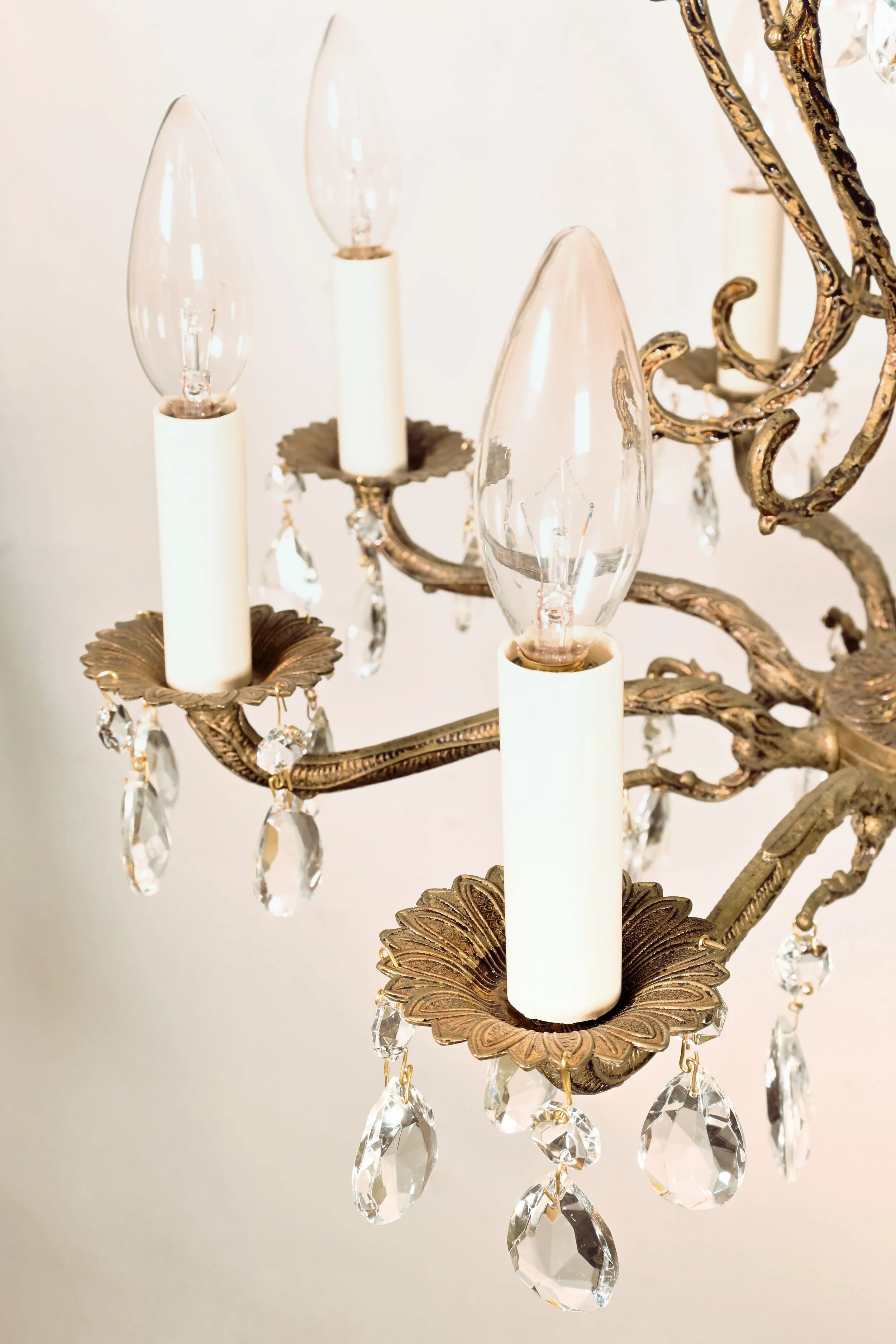 24219+muted+brass+eight+candle+spanish+chandelier+with+small+teardrops+4.jpg
