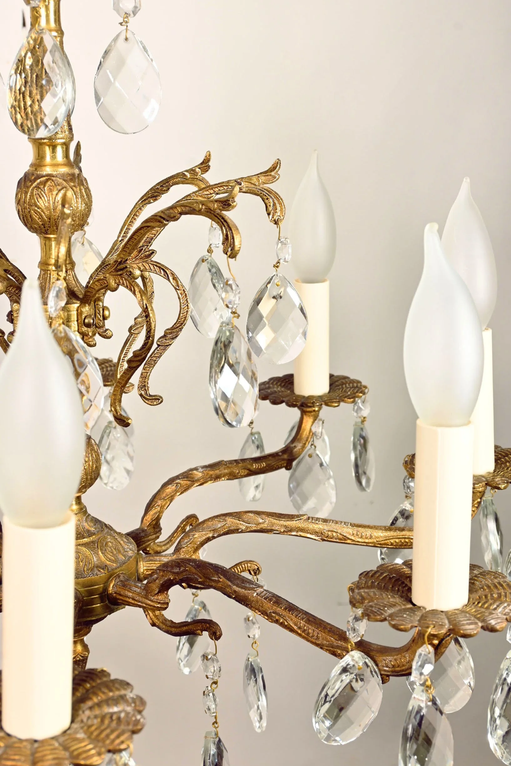 24210+eight+candle+bright+brass+spanish+chandelier+with+teardrop+crystals+5.jpg