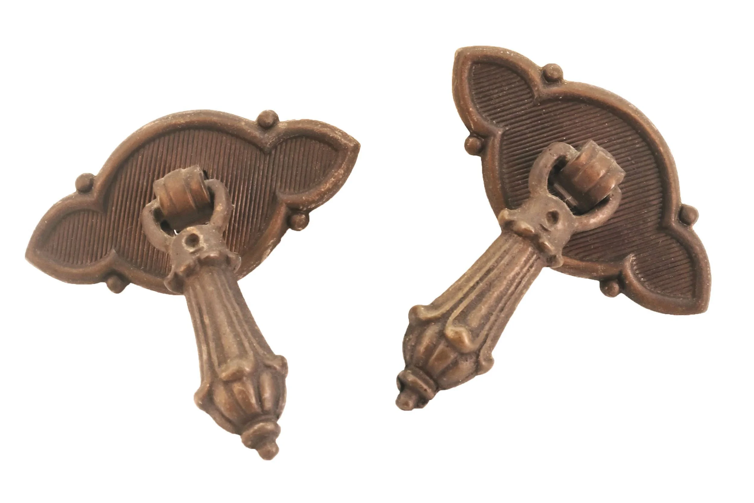 24265+petite+brass+teardrop+pulls+1.jpg