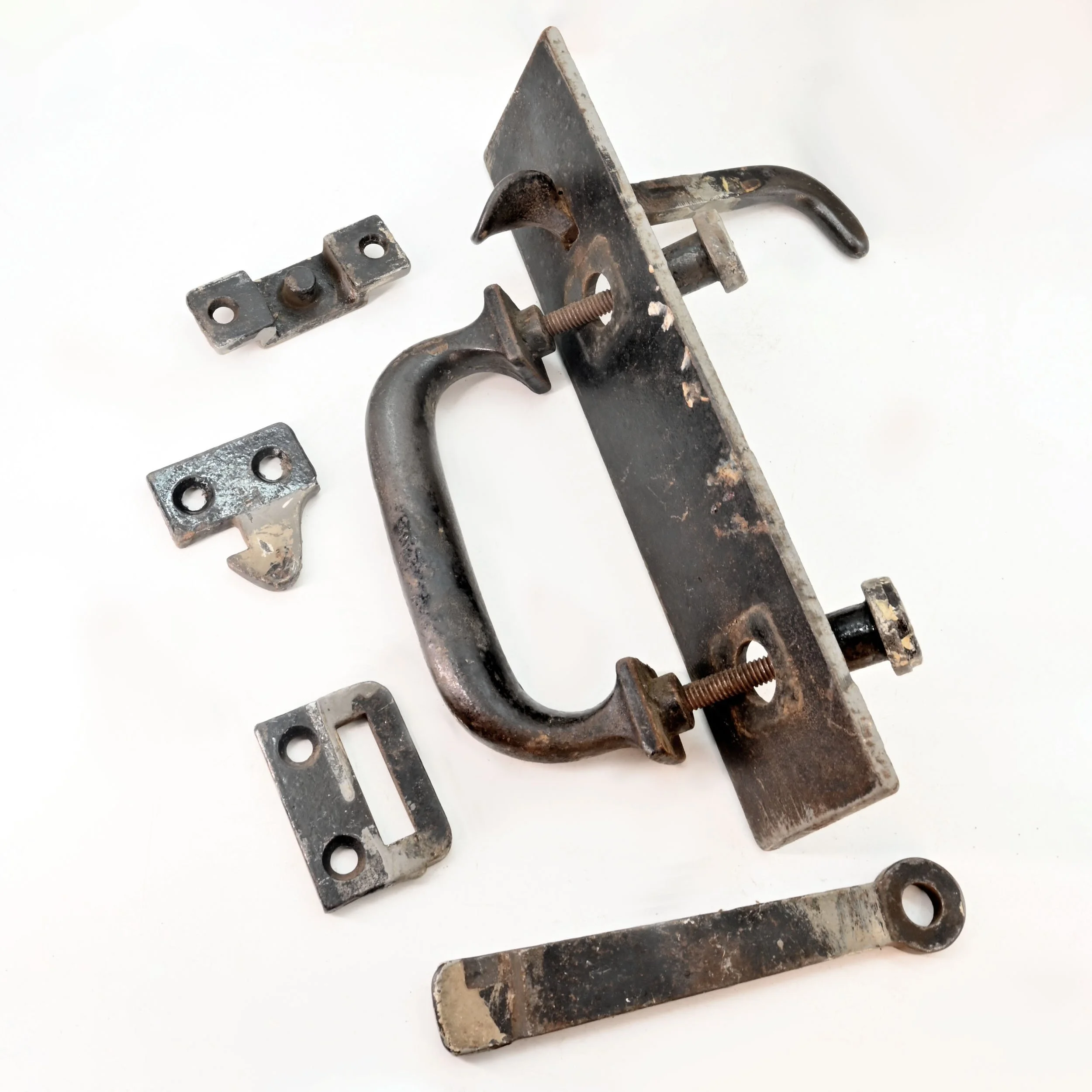 24273+cast+iron+thumblatch+set+with+offset+handle+3.jpg