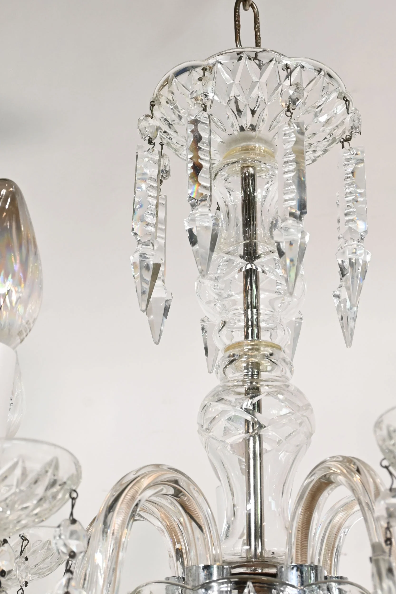24453+glass+five+candle+chandelier+with+teardrop+and+spear+crystals+4.jpg