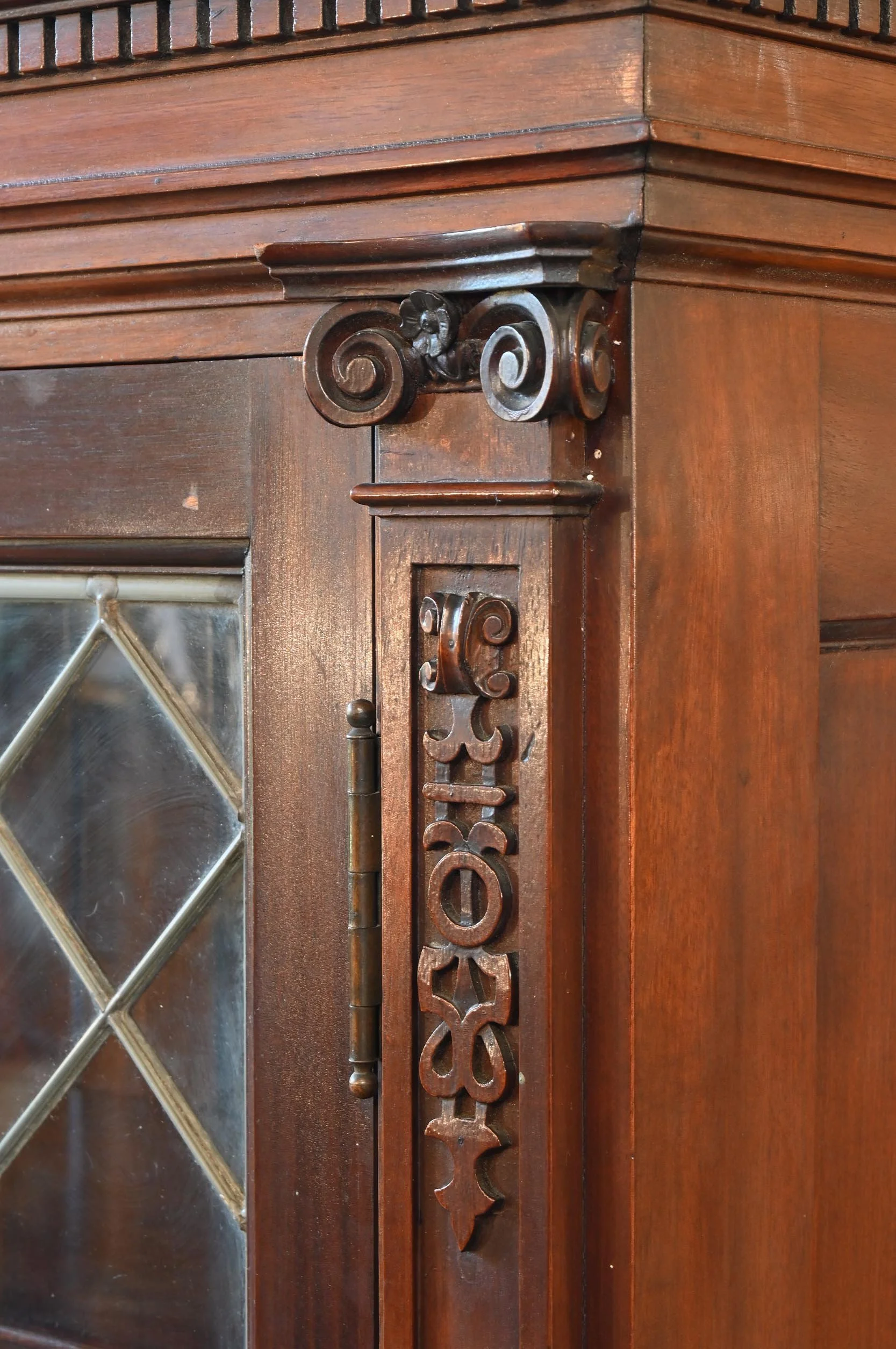 24545B+leaded+glass+4+door+mahogany+bookcase+3.jpg