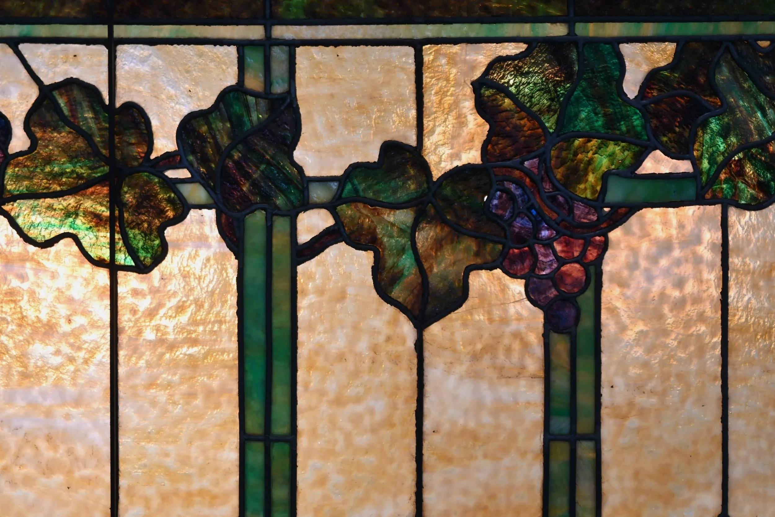 64435+vine+%26+grape+slag+stained+glass+1.jpg