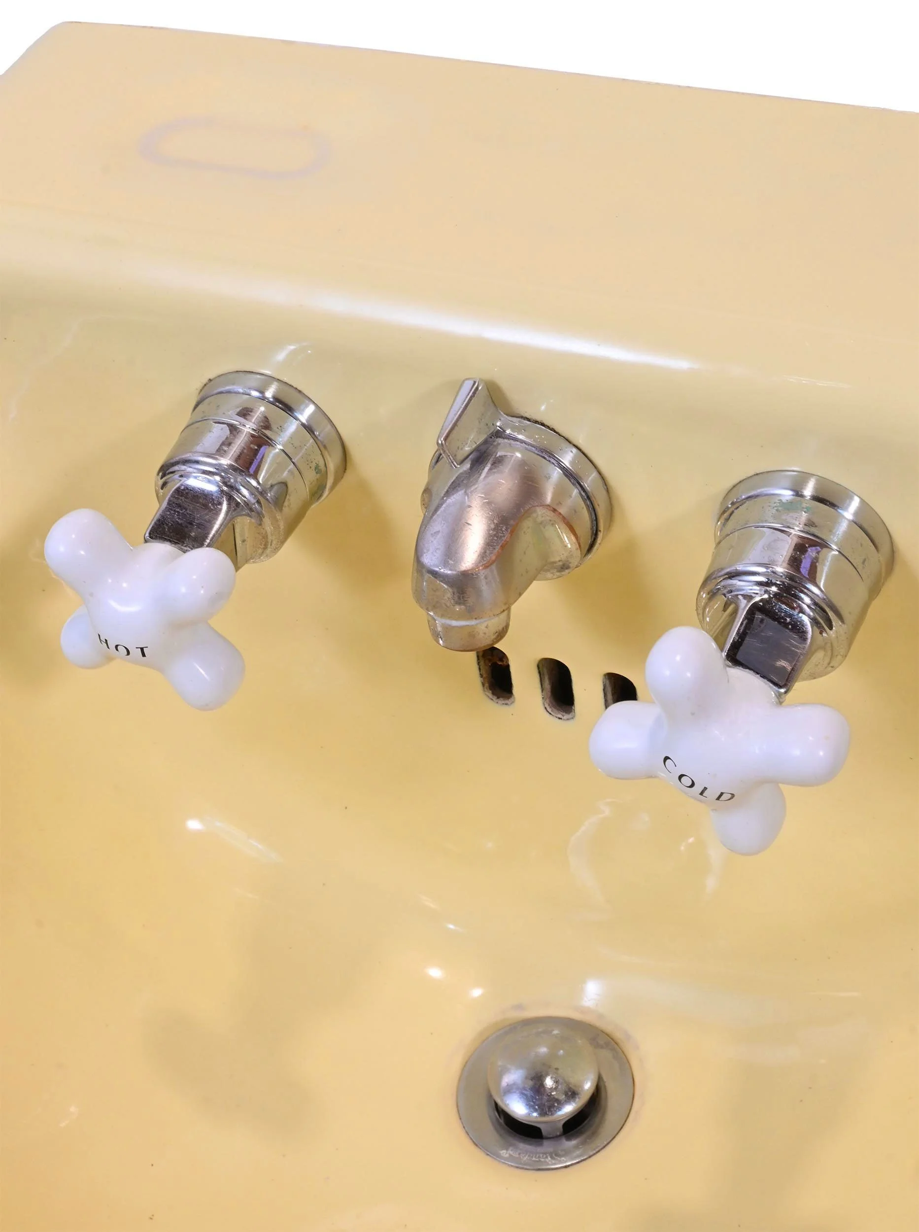 small+yellow+sink+1.jpg