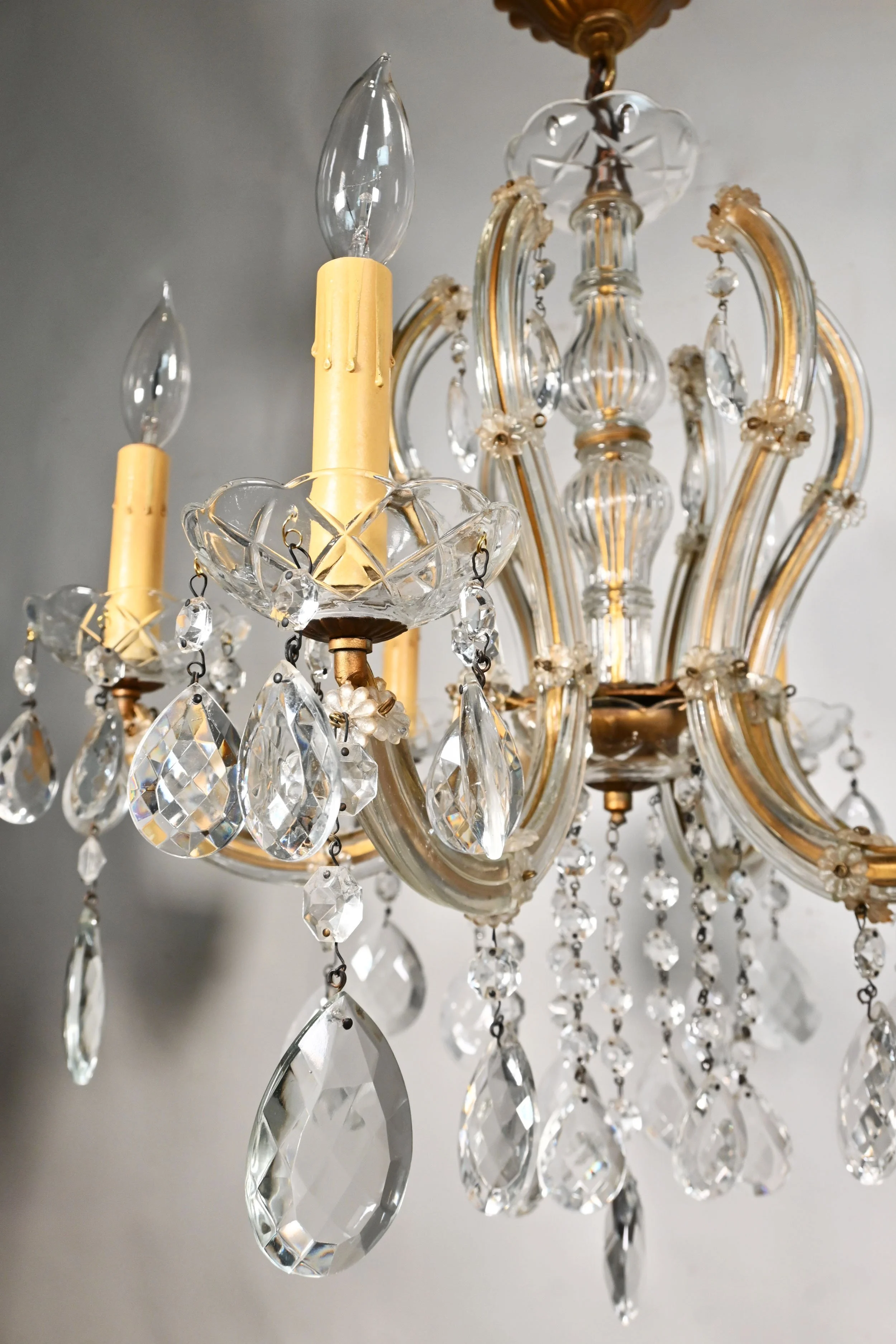 24719+six+candle+maria+theresa+chandelier+2.jpg