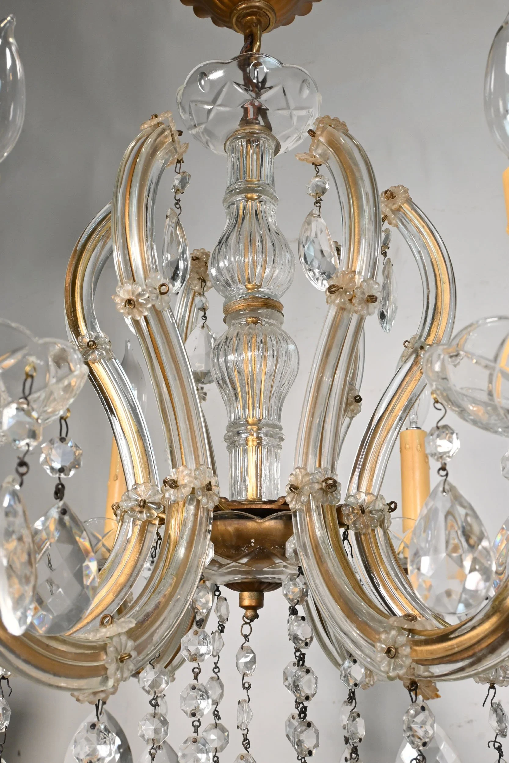 24719+six+candle+maria+theresa+chandelier+4.jpg