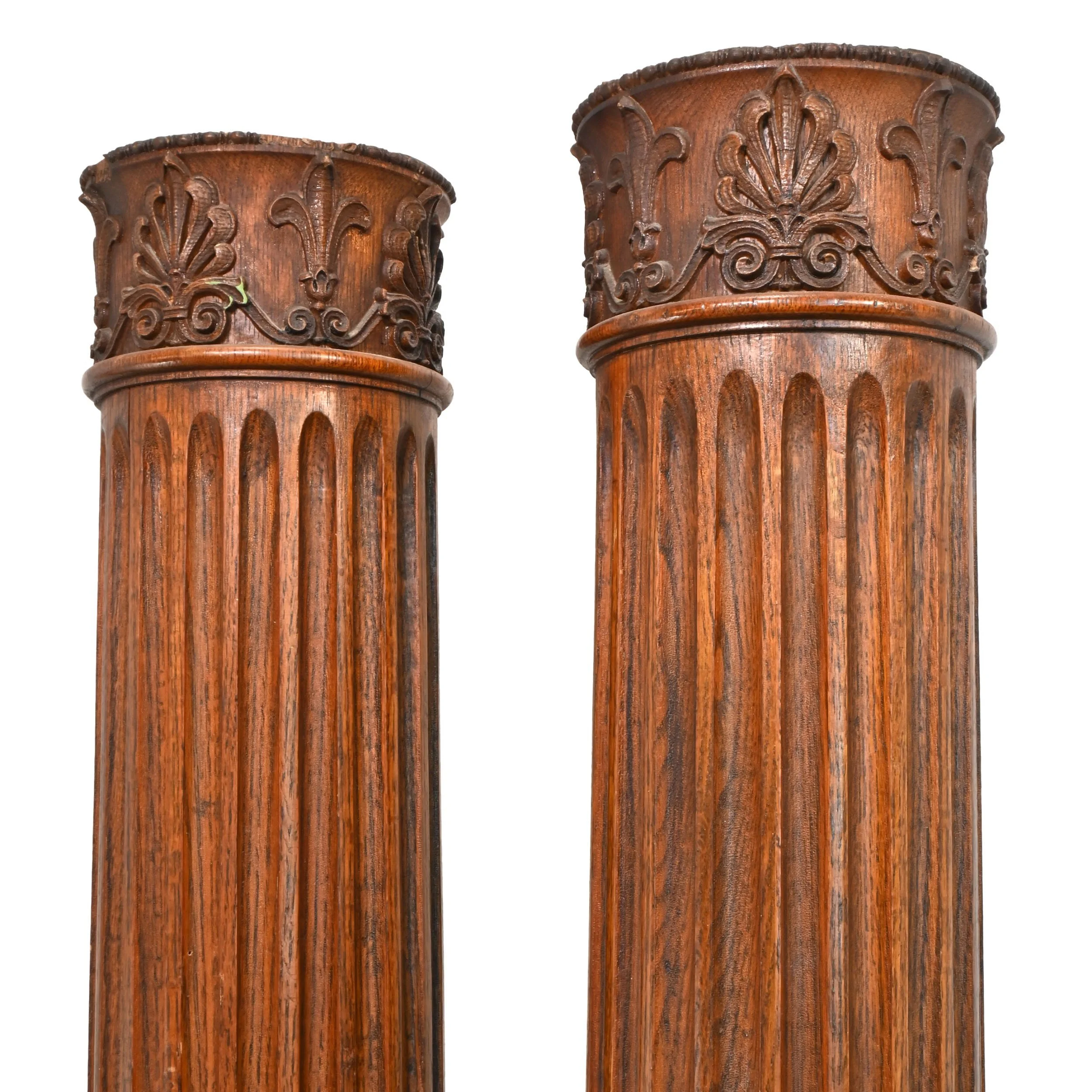 24770+fluted+oak+column+pair+with+fleur+de+lis+top+detail+1.jpg