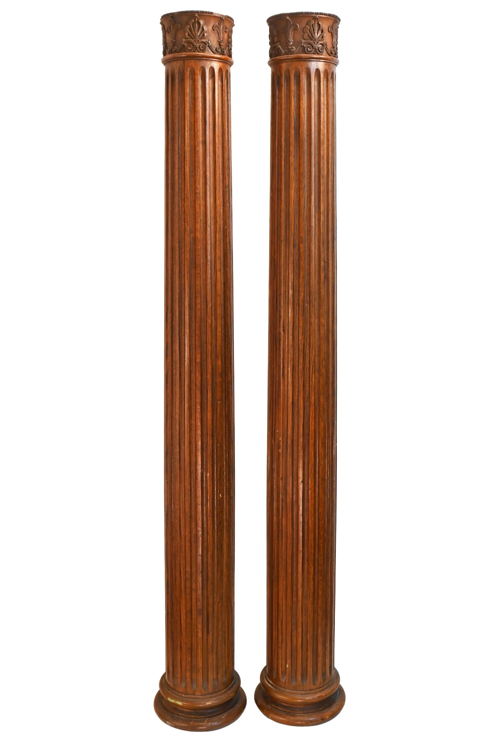24770+fluted+oak+column+pair+with+fleur+de+lis+top+detail+2.jpg