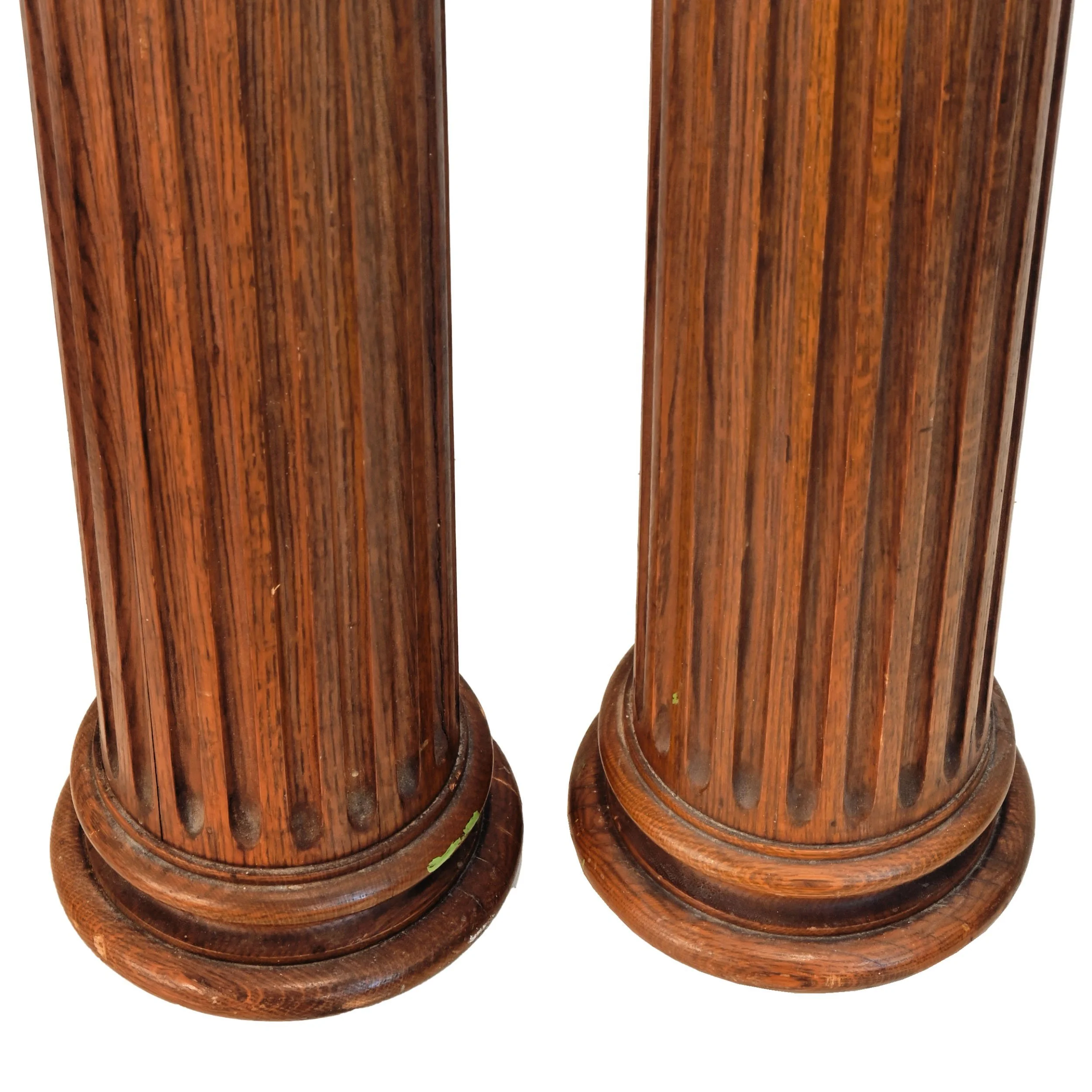 24770+fluted+oak+column+pair+with+fleur+de+lis+top+detail+3.jpg