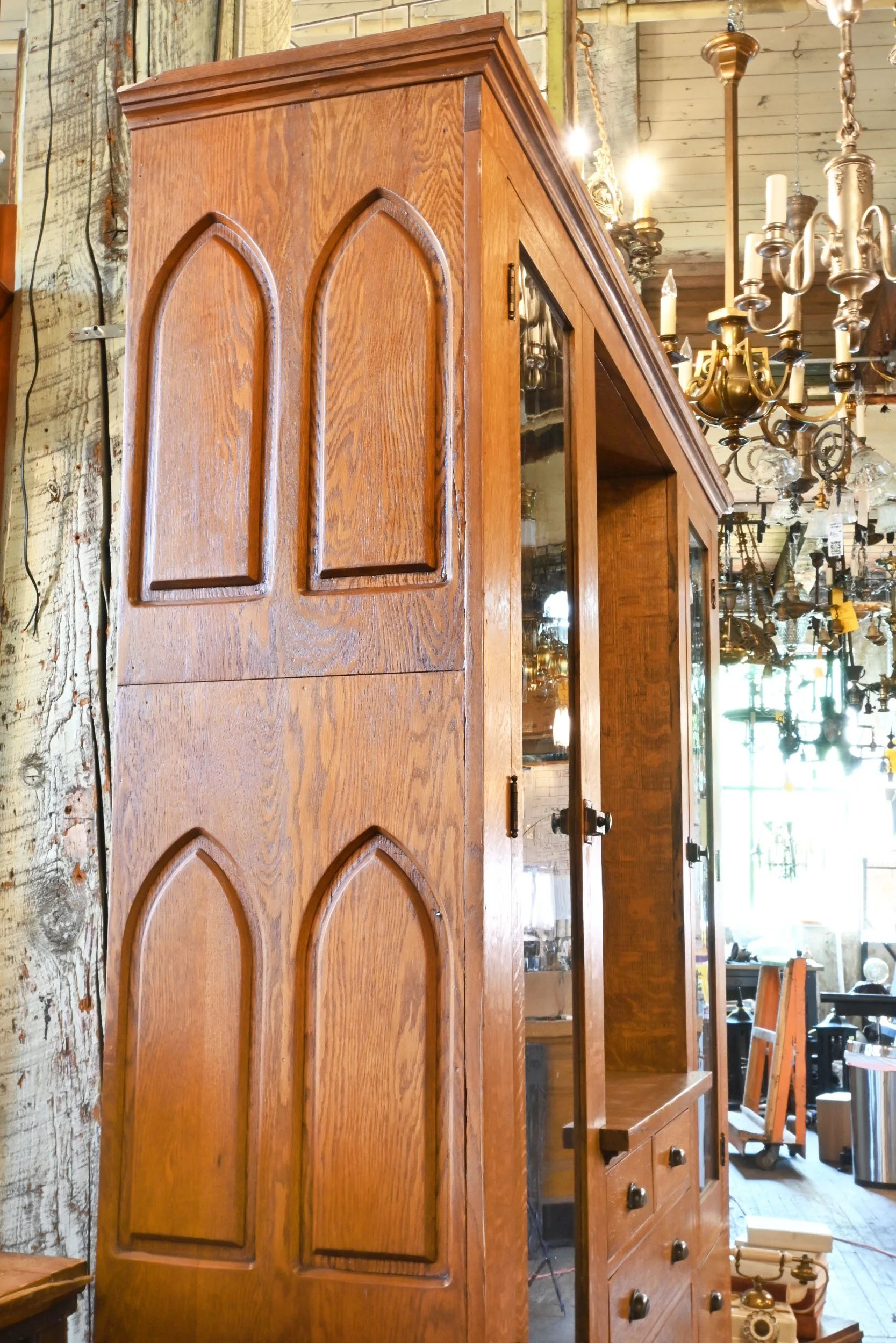 24874+quartersawn+golden+oak+built+in+cabinet+with+glass+doors+and+simple+gothic+arch+detail+3.jpg