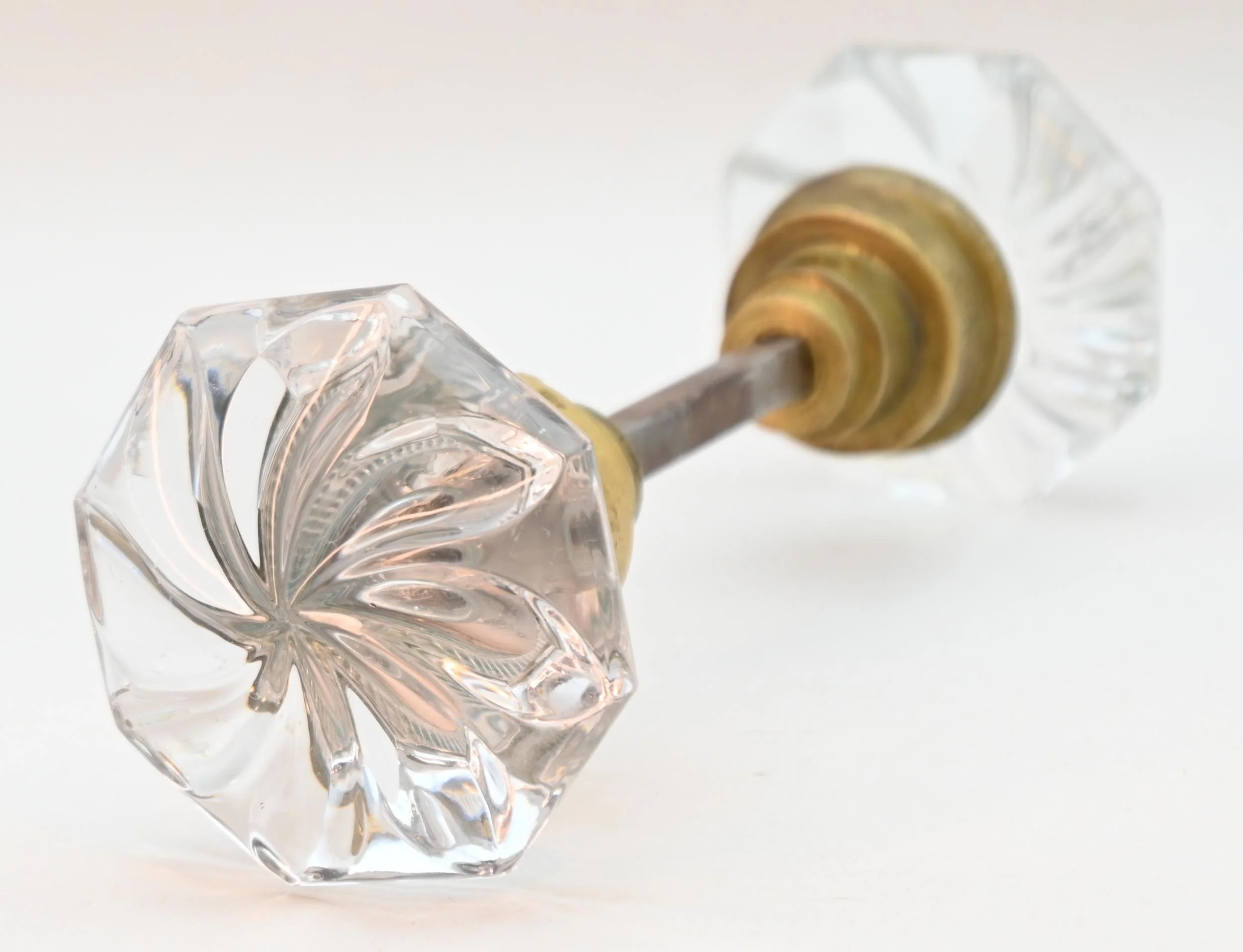 24803+pedal+cut+crystal+cut+door+knob+1.jpg