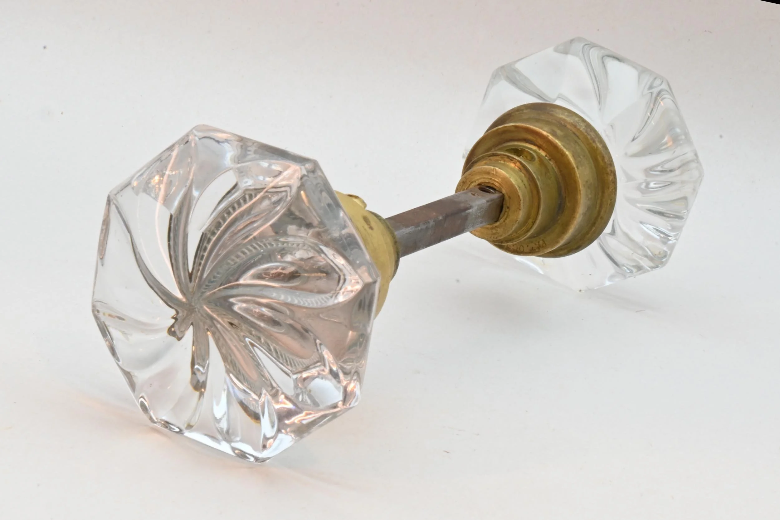 24803+pedal+cut+crystal+cut+door+knob+2.jpg