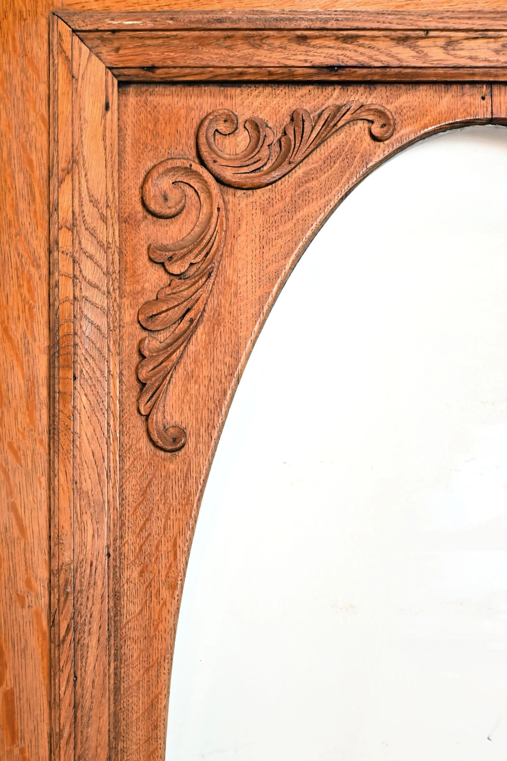 24783+carved+quarter+sawn+oak+entry+door+with+beveled+oval+window+2.jpg