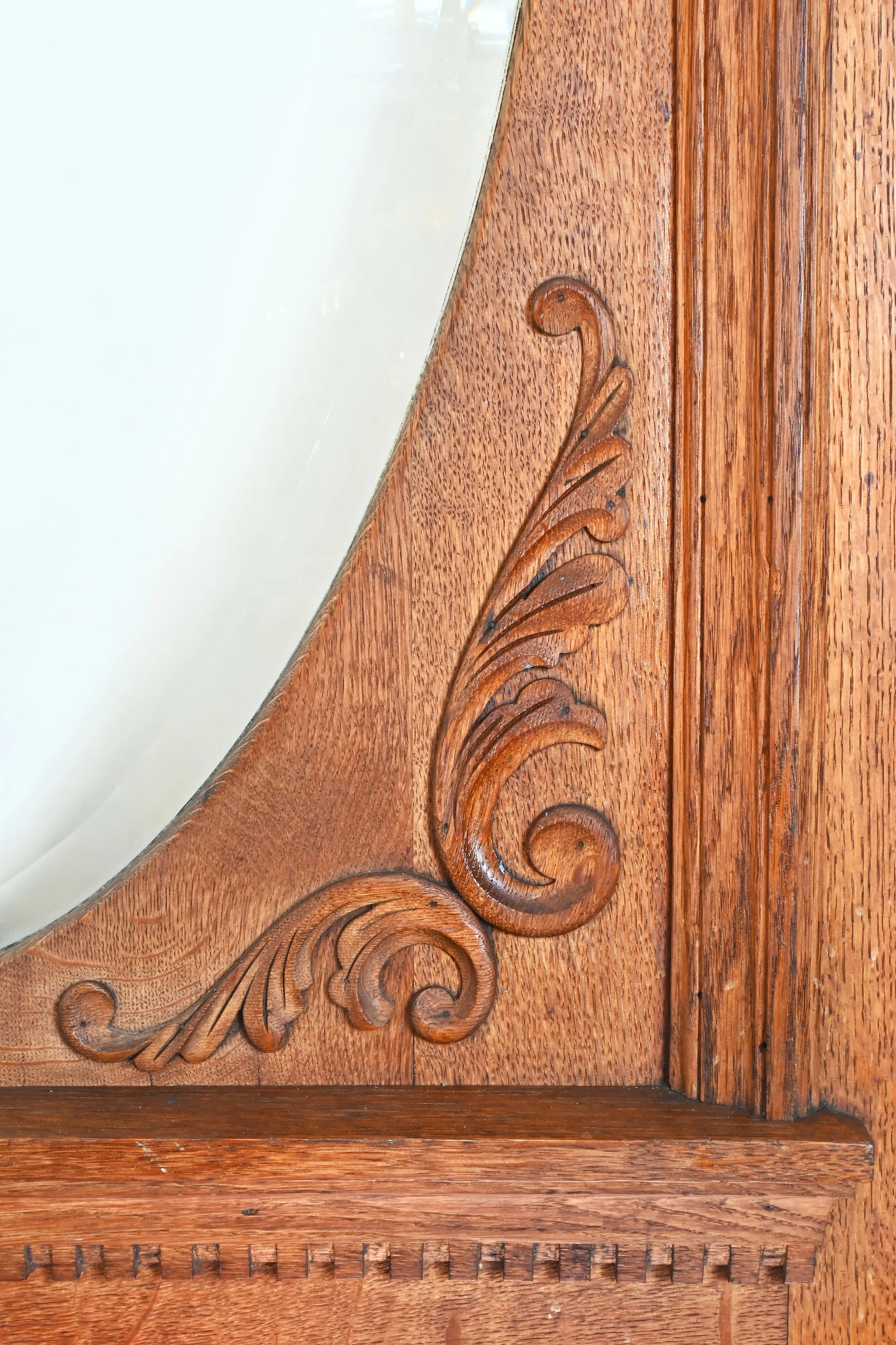 24783+carved+quarter+sawn+oak+entry+door+with+beveled+oval+window+3.jpg