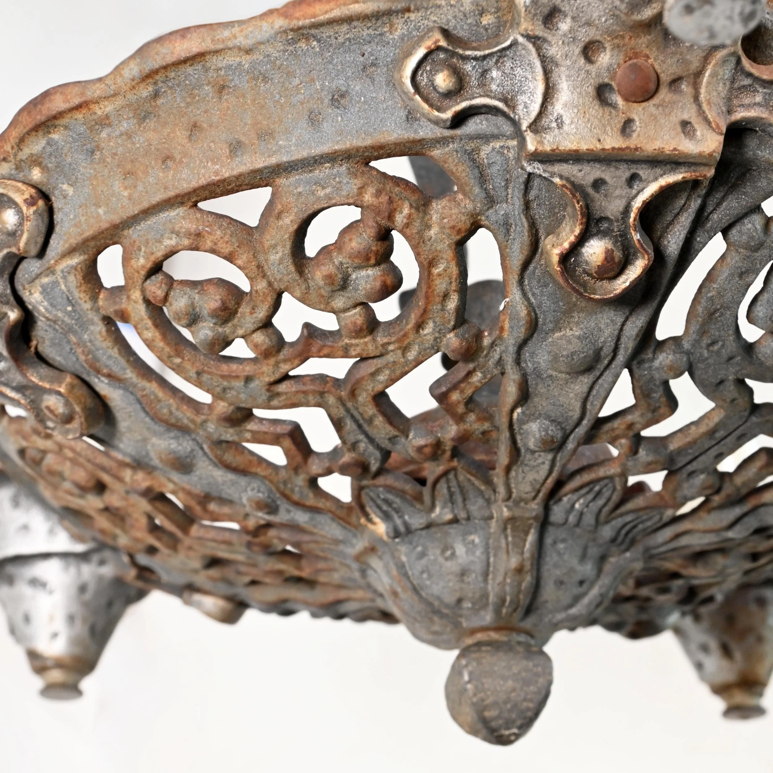 24014+puritan+cast+iron+tudor+five+candle+chandelier+3.jpg