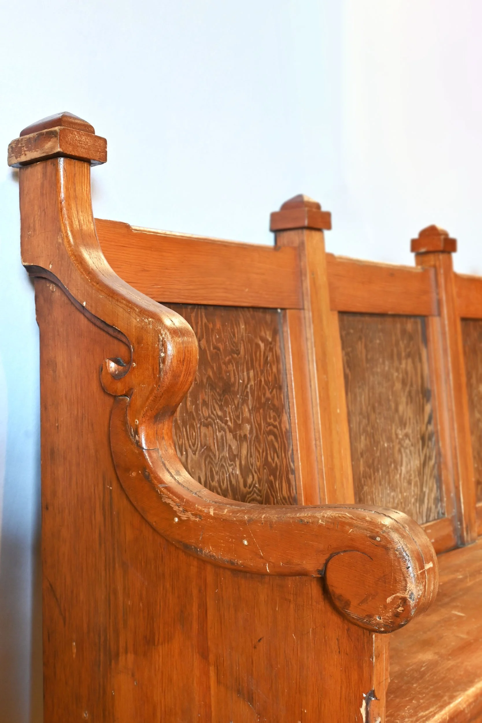 25024+bench+with+4+paneled+back+and+posts+3.jpg