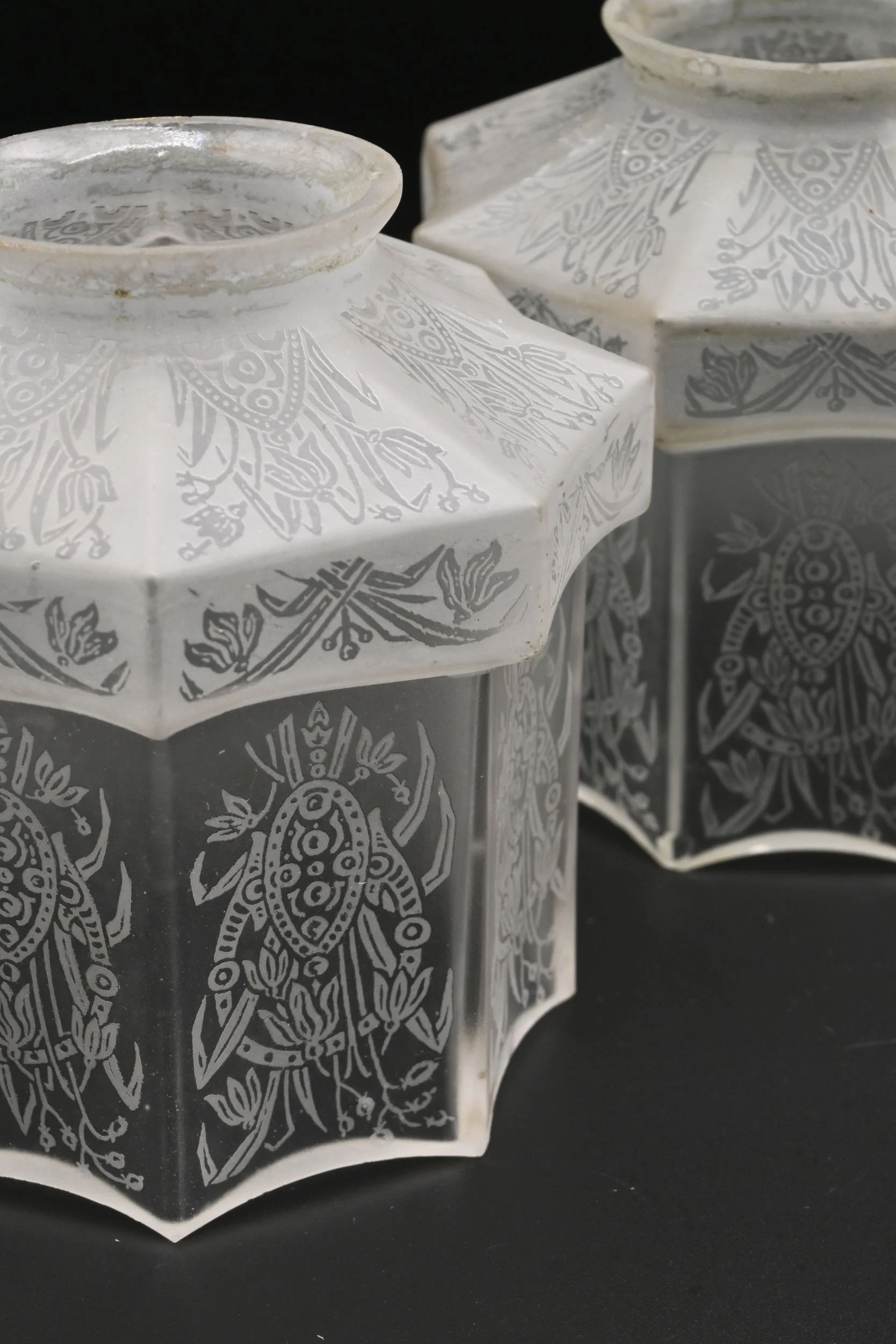 26063+octagonal+frosted+shade+with+etched+grass+motif+3.jpg