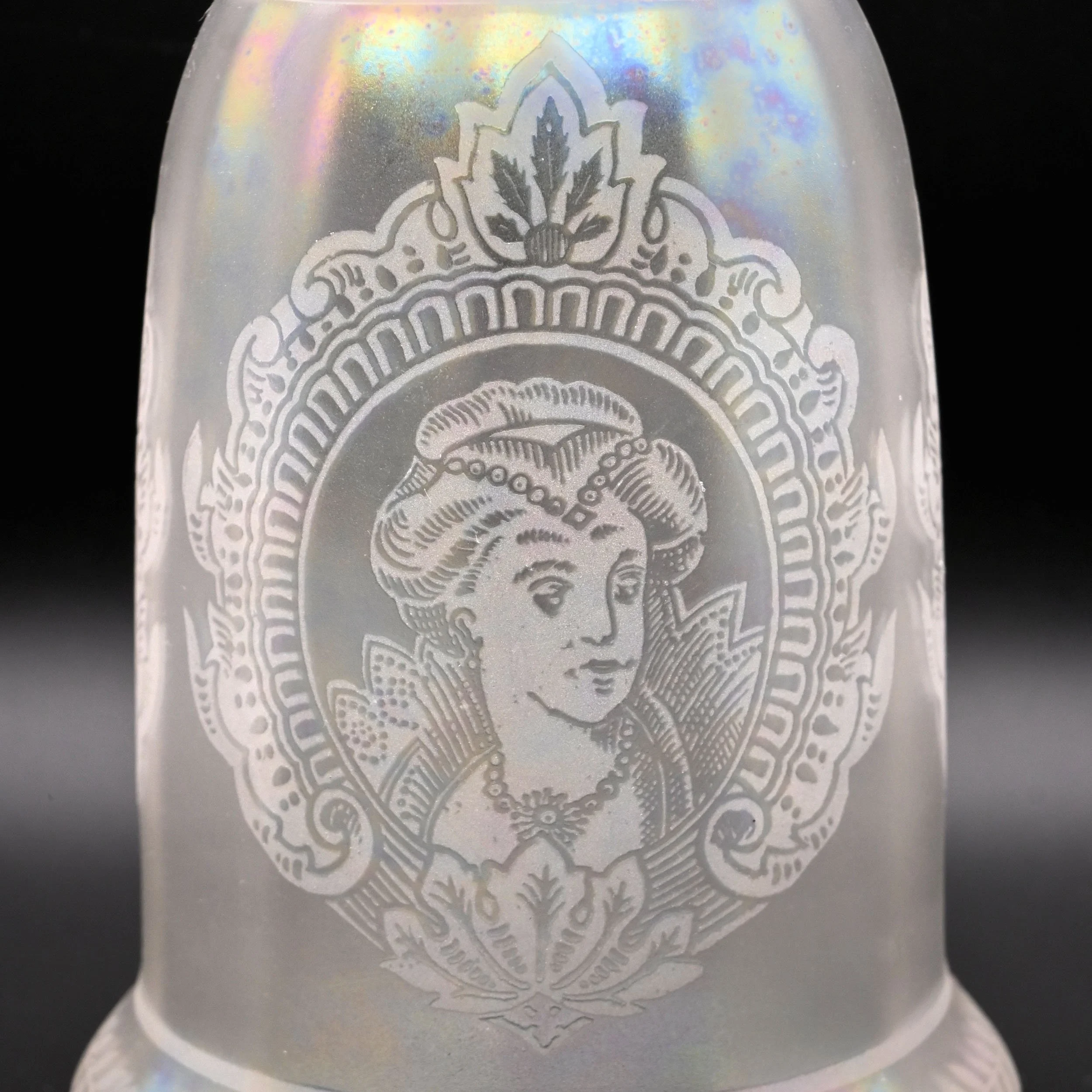 26062+iridescent+frosted+shade+with+etched+portrait+3.jpg