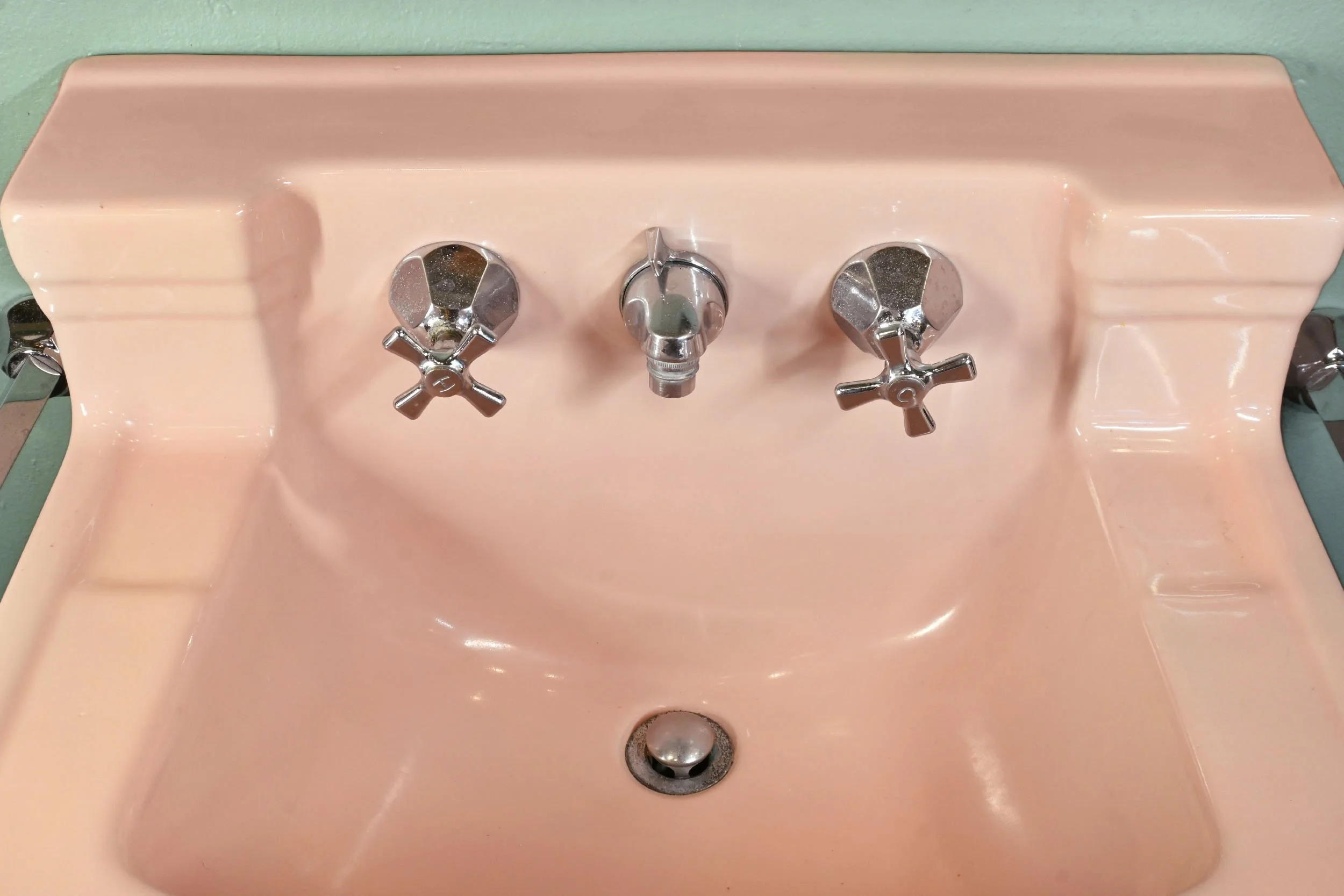 25135+pink+standard+sink+with+double+towel+bars+3.jpg