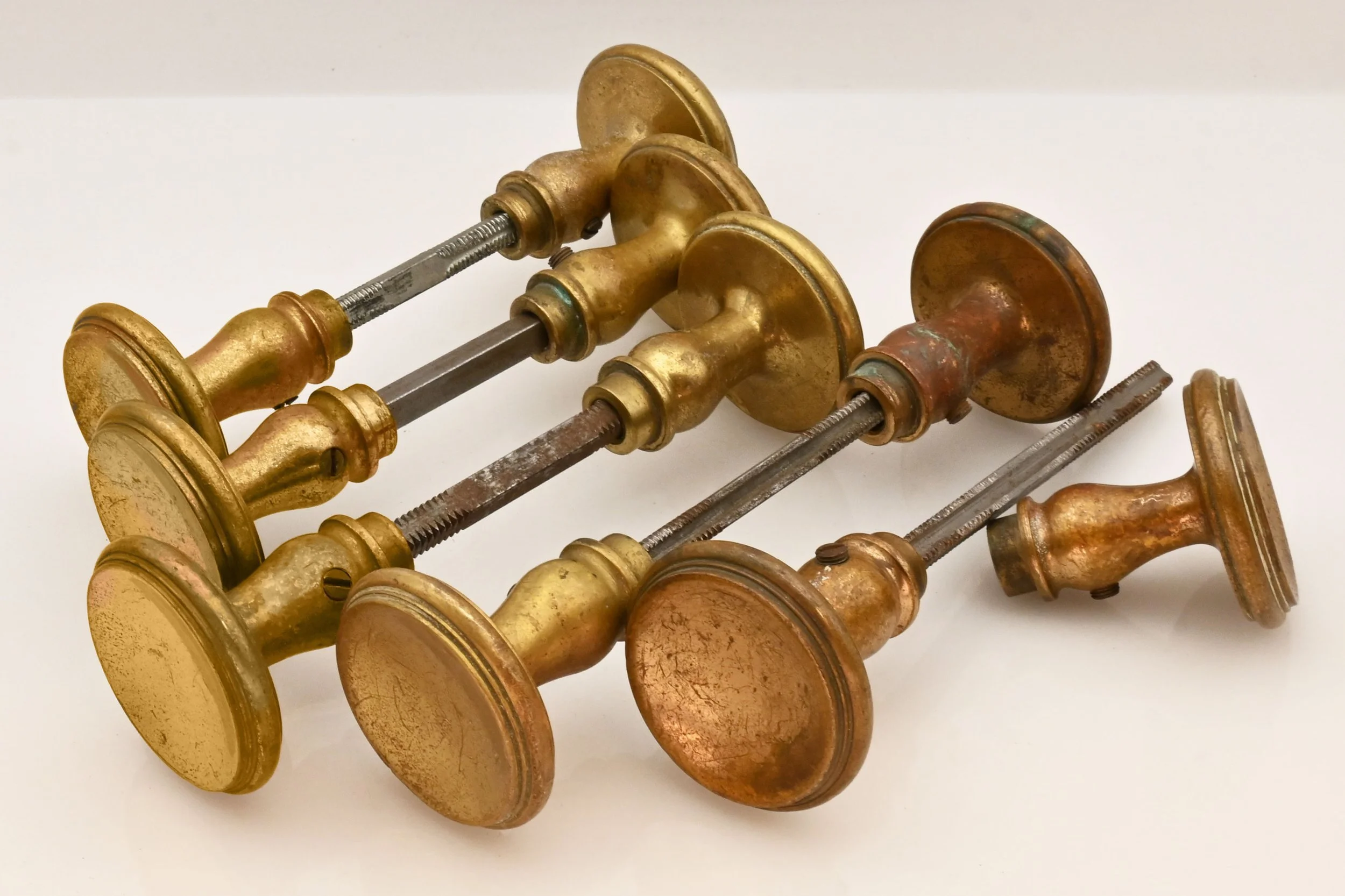 25327+flat+cast+brass+knobset+5.jpg