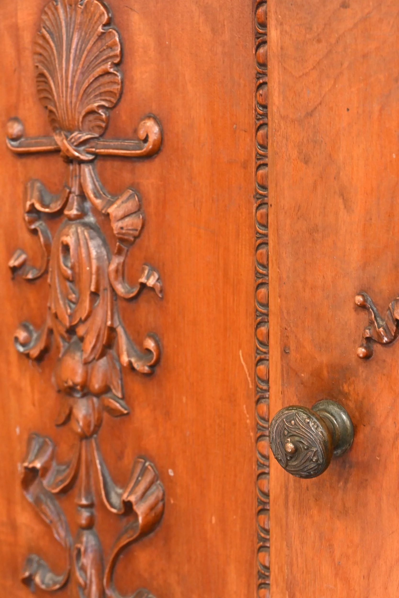 25740+burled+carved+builtin+6.jpg