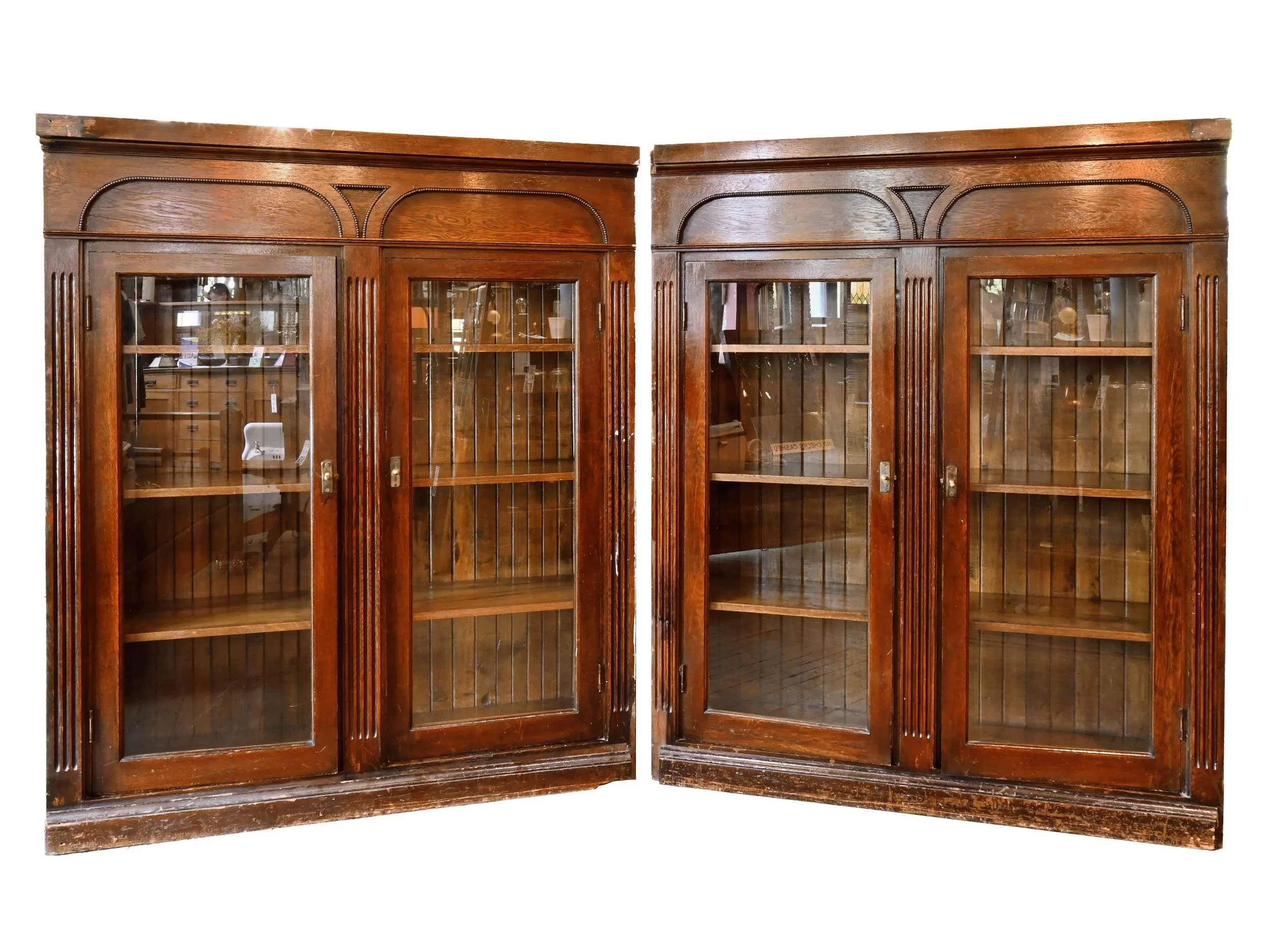 25583+built+in+bookshelf+pair+with+beaded+detail+1.jpg