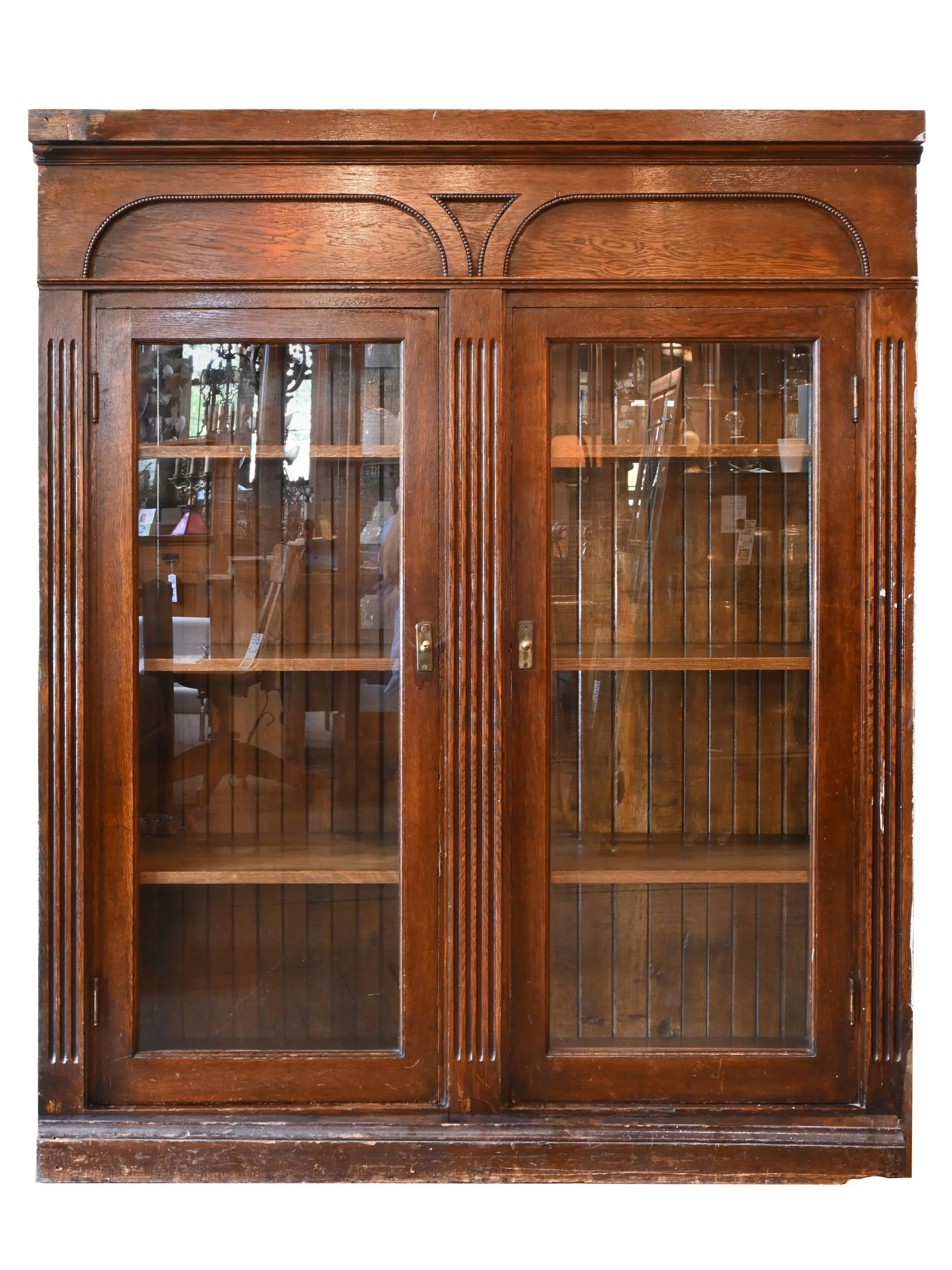25583+built+in+bookshelf+pair+with+beaded+detail+4.jpg