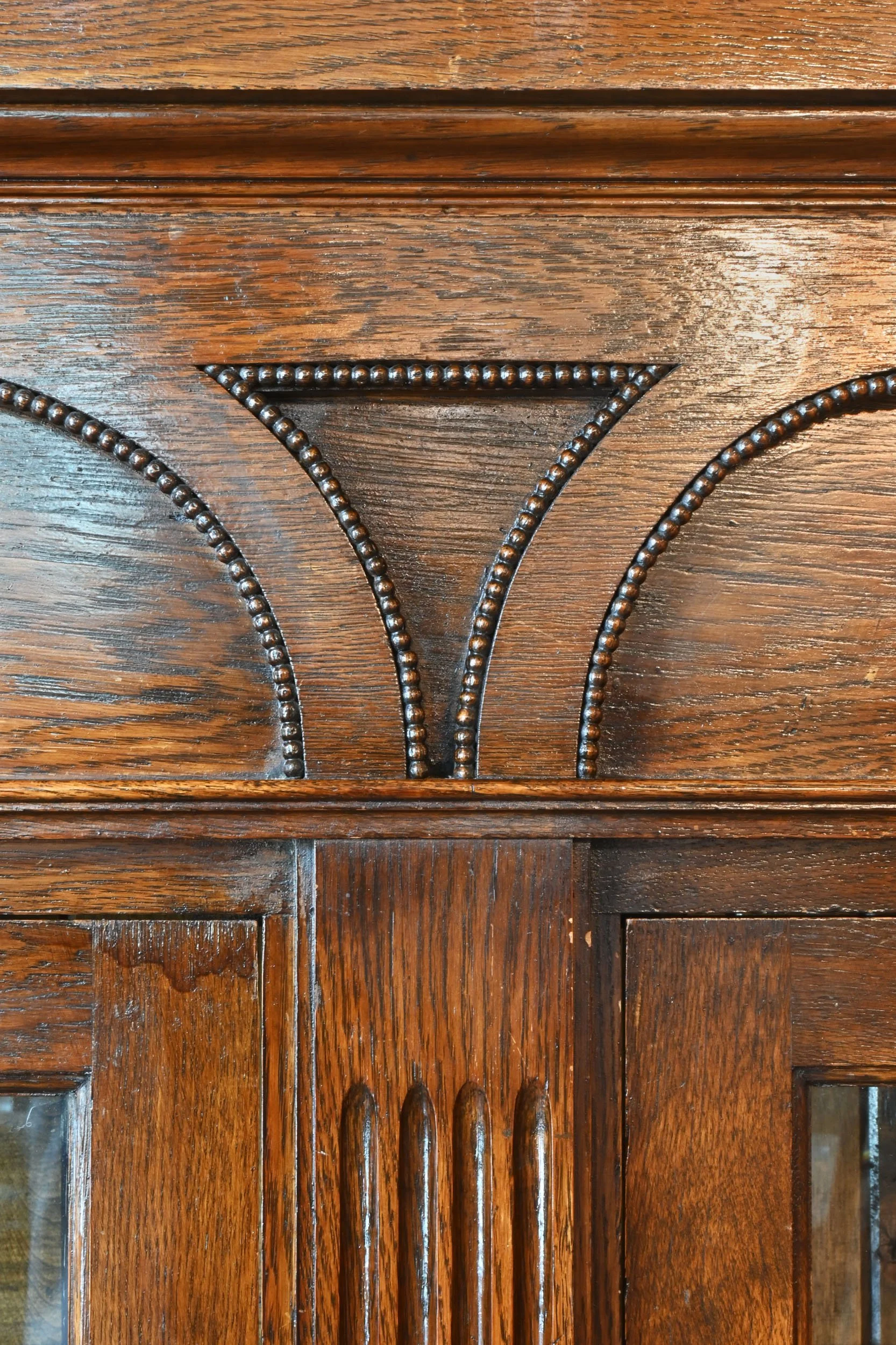 25583+built+in+bookshelf+pair+with+beaded+detail+5.jpg
