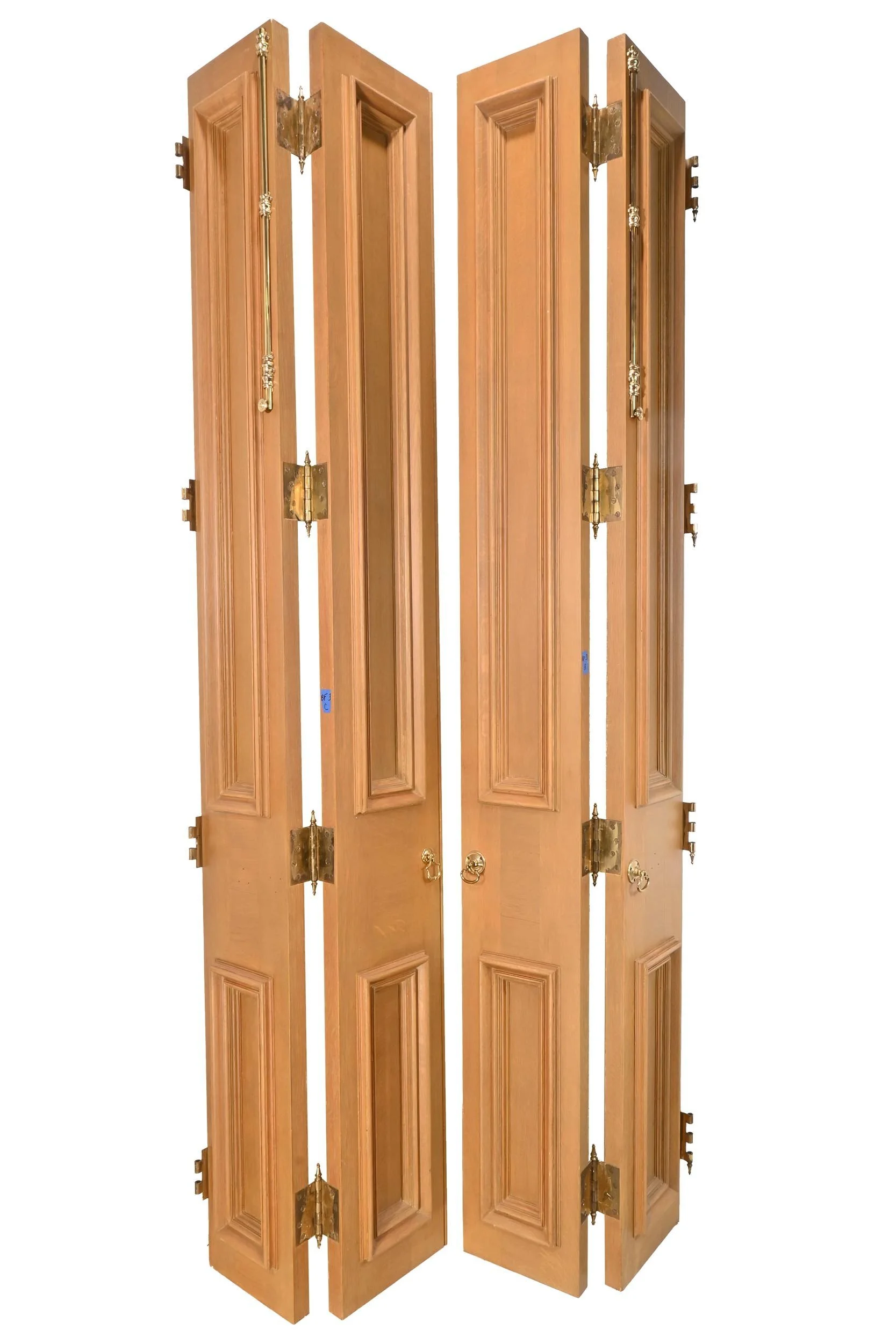 25180+BIFOLD+door+unit+in+frame+1.jpg