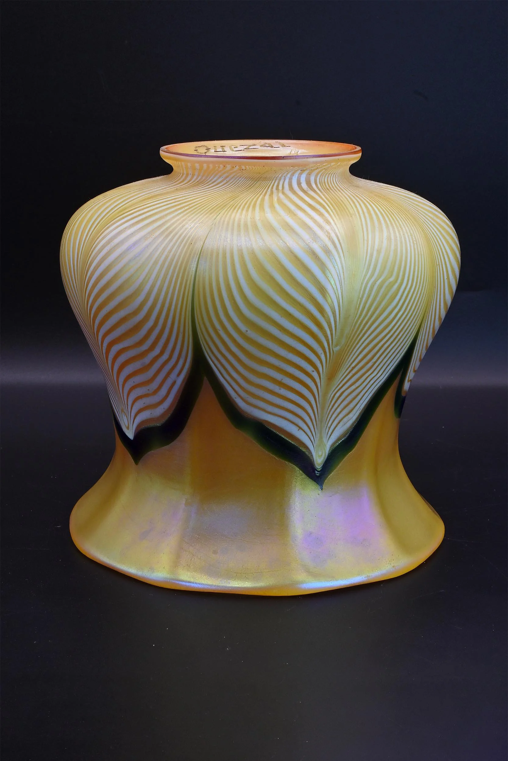 28035 quezal pulled feather gold aurene green pulled feather 3.jpg