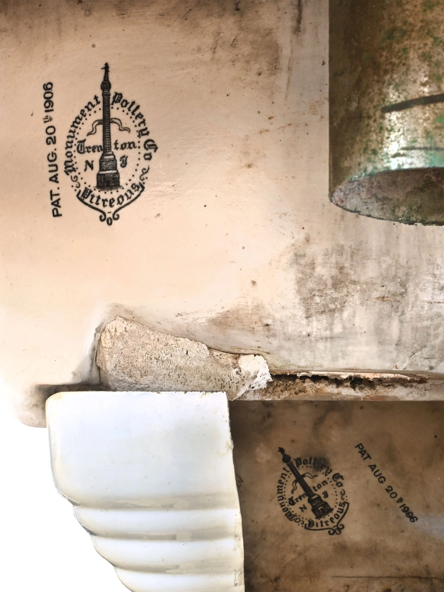 27146 monument pottery co pedestal sink 4.jpg