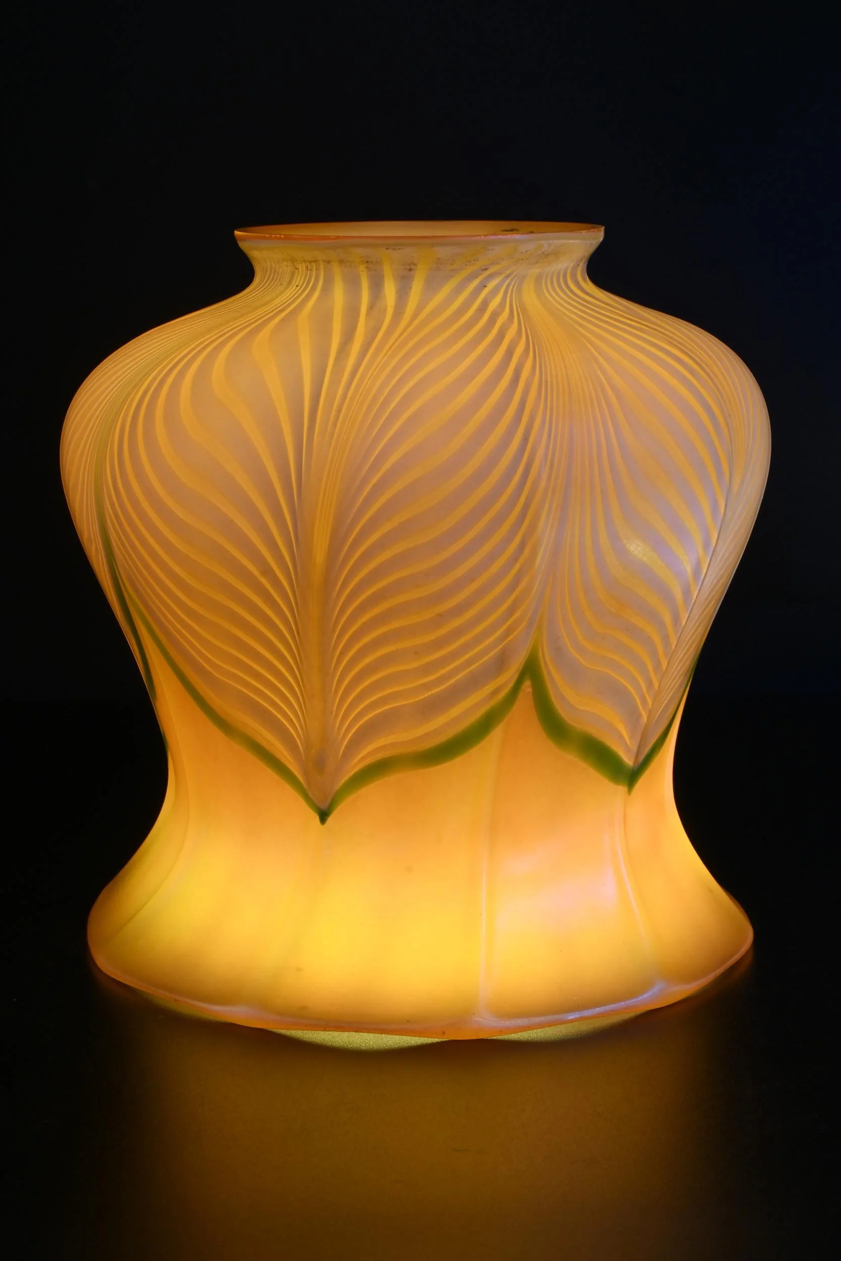 28035 quezal pulled feather gold aurene green pulled feather 4.jpg