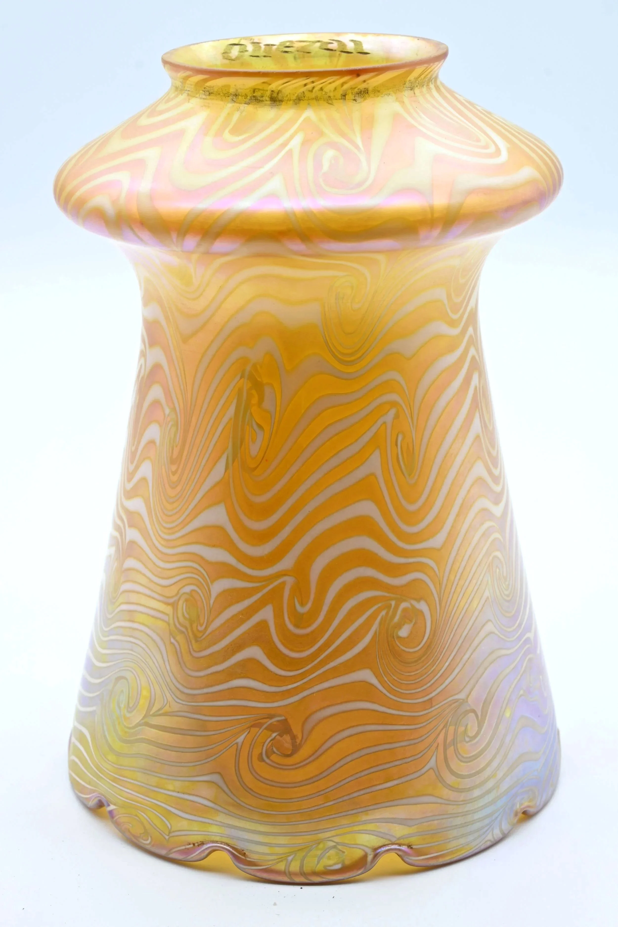 60025-aurene-swirled-white-king-tut-shade-6.jpg