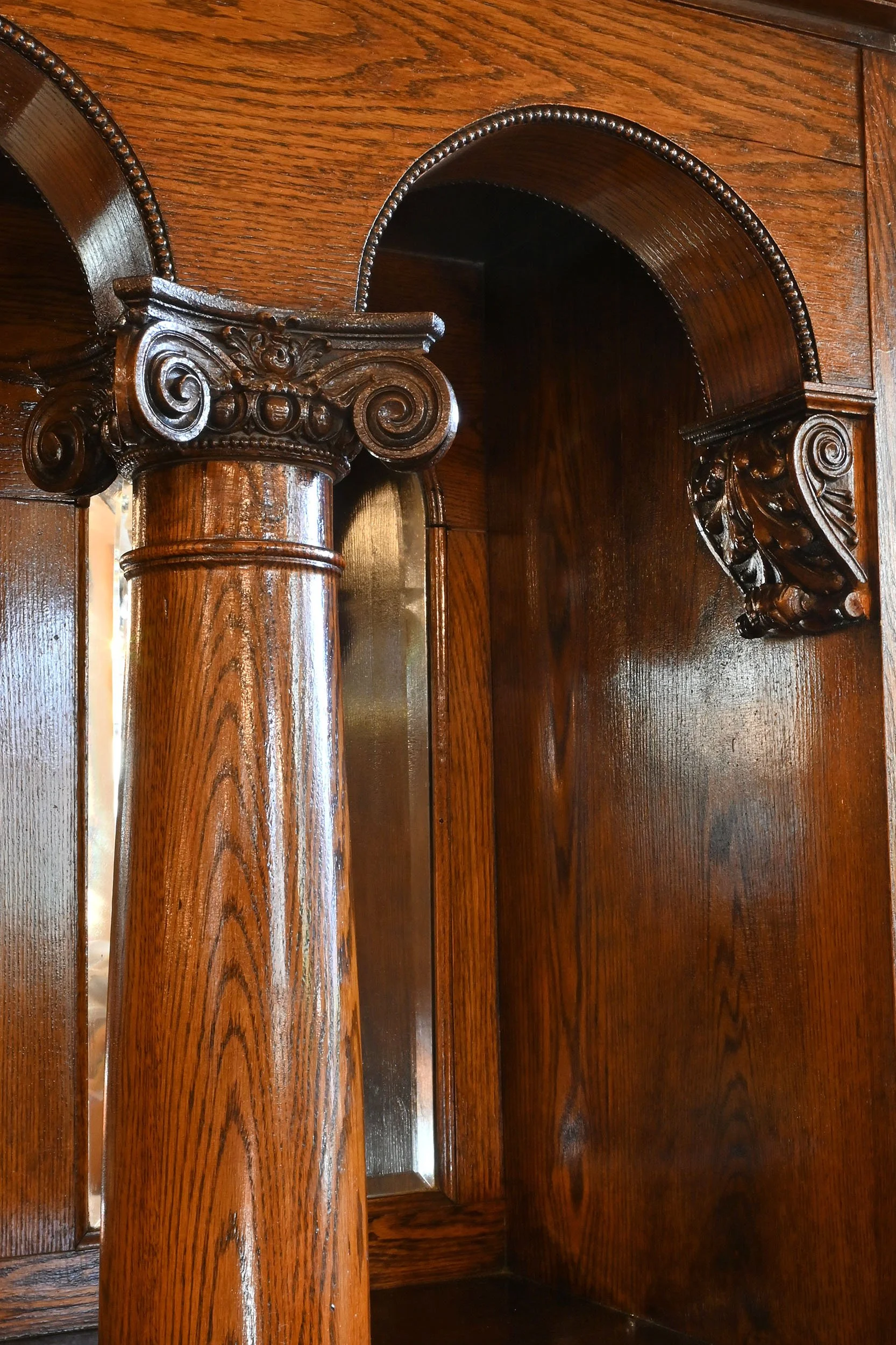 27074 wide victorian full buffet with carved columns and beveled mirrors 4.jpg