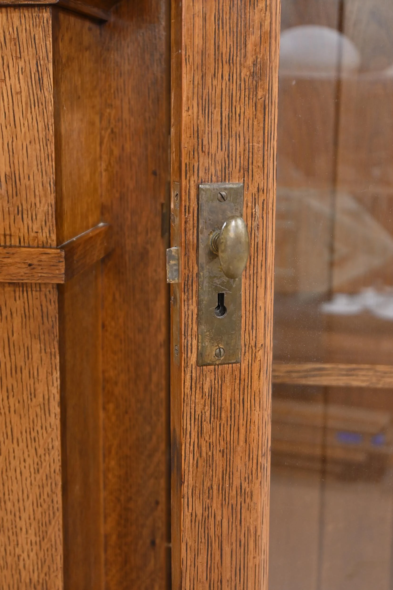 25897 tiger oak built in buffet with bookcases 5.jpg