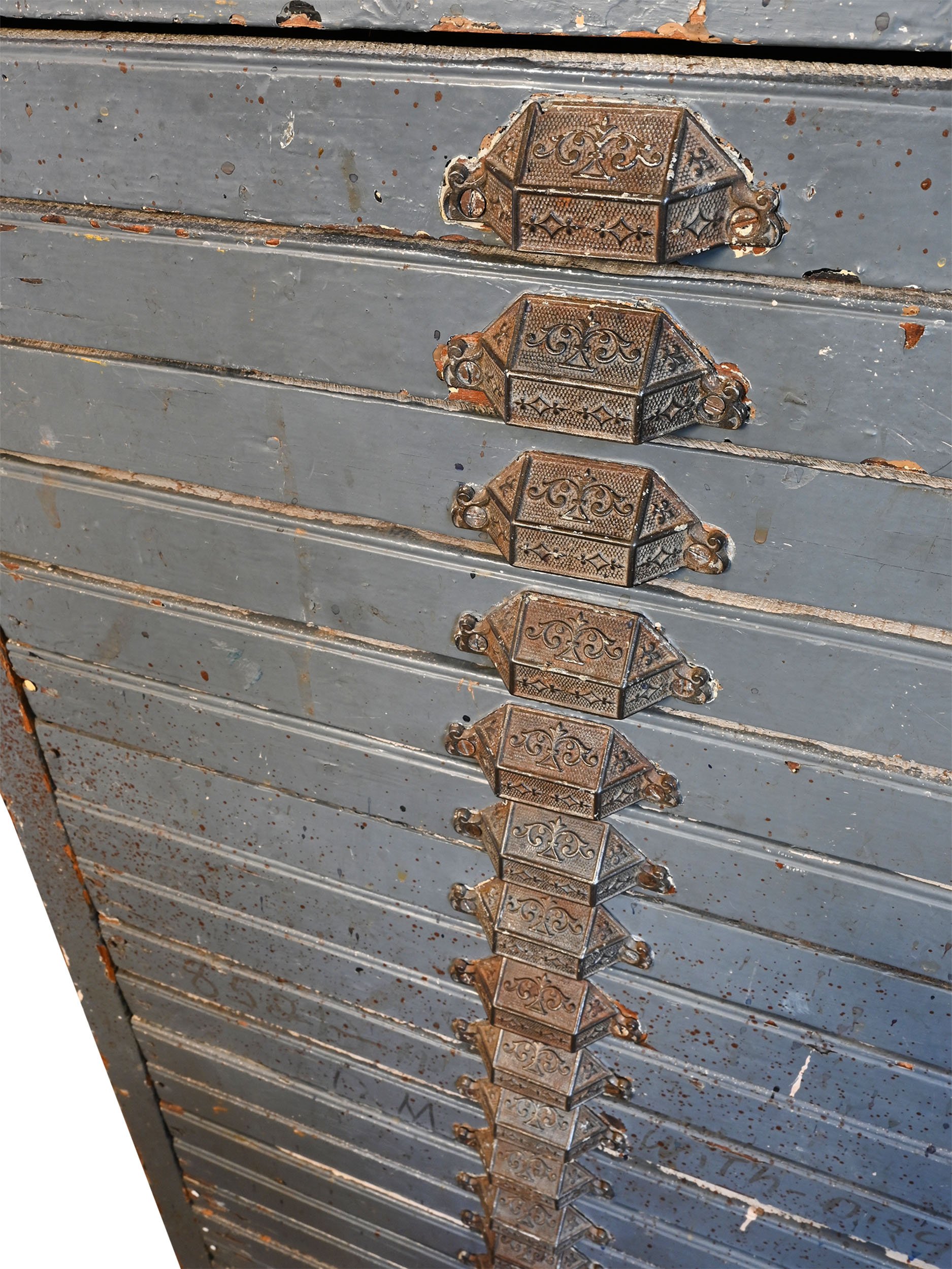 27176 20 drawer printers typeset cabinet with cast eastlake pulls 4.jpg