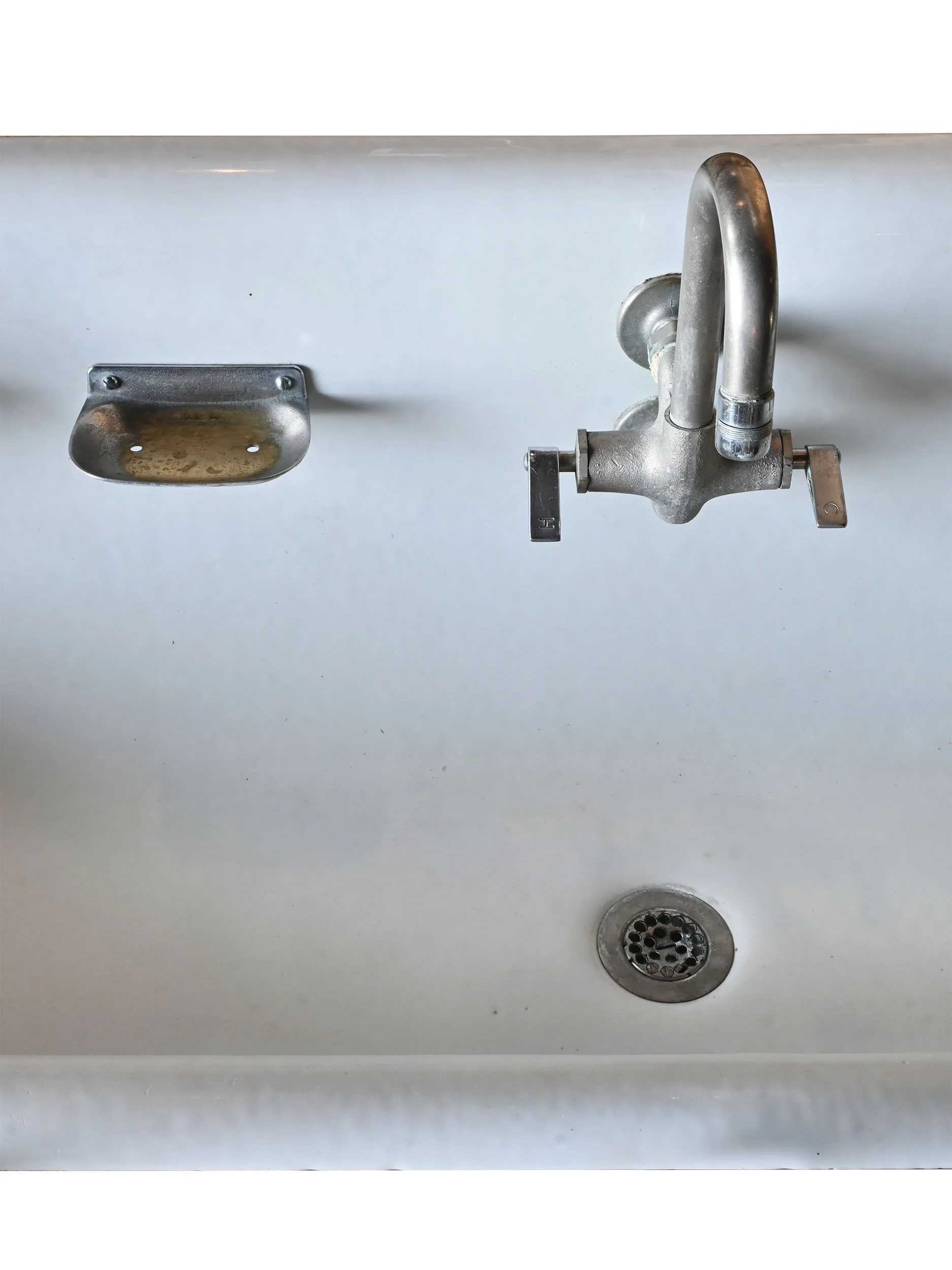 27635 three faucet trough sink with soap dishes 3.jpg