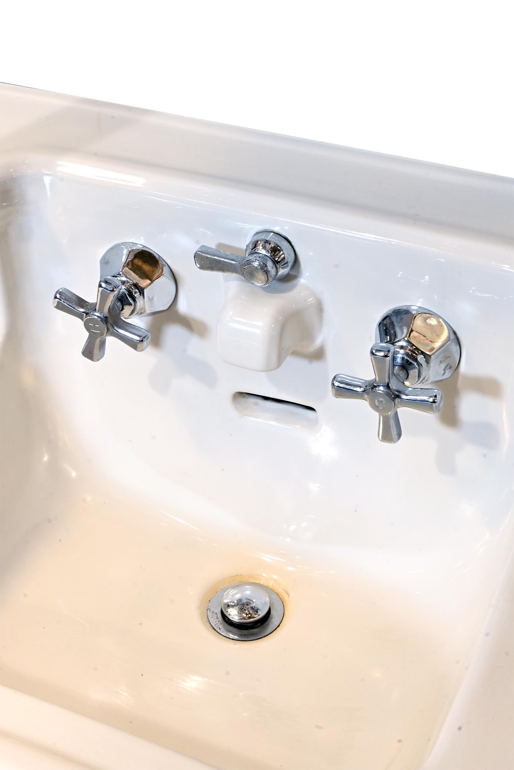 25882 companion standard sink with nickel tbar 2.jpg