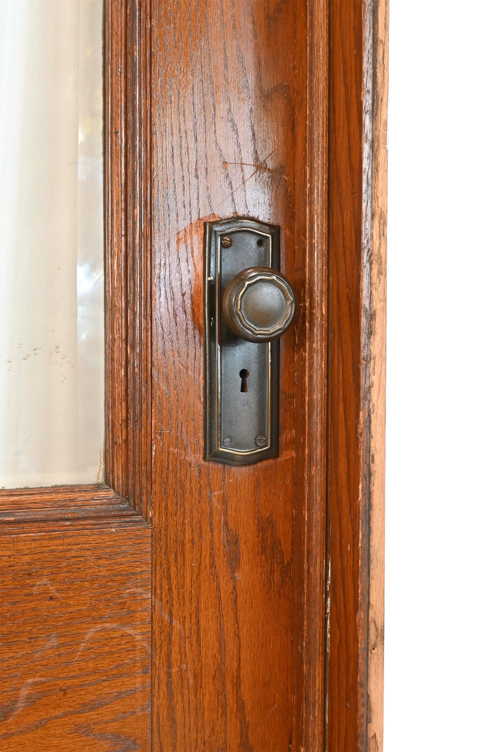 25863 bevel threequarter view oak door in jam 4.jpg