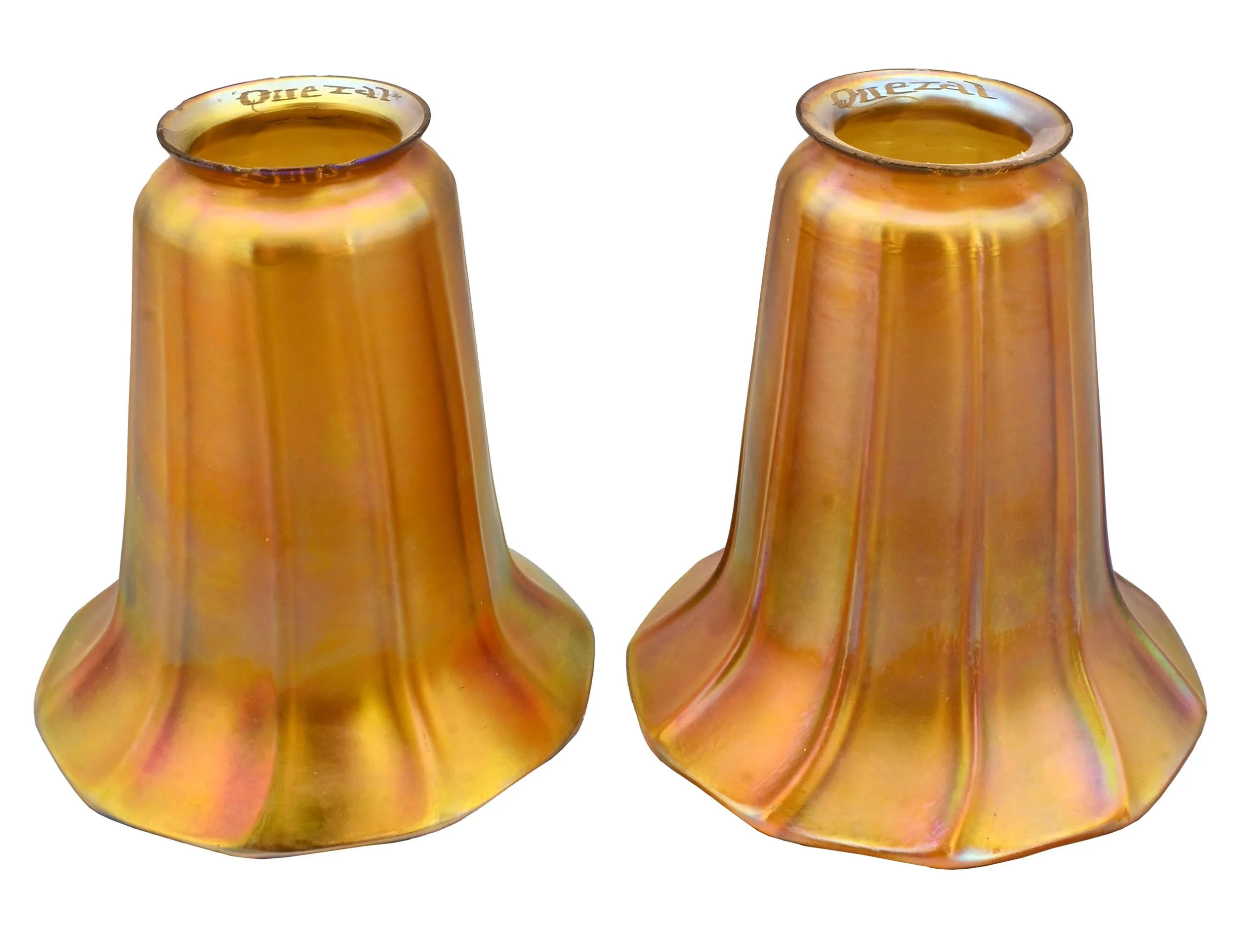 24143 aurene quezal trumpet shade 2.jpg