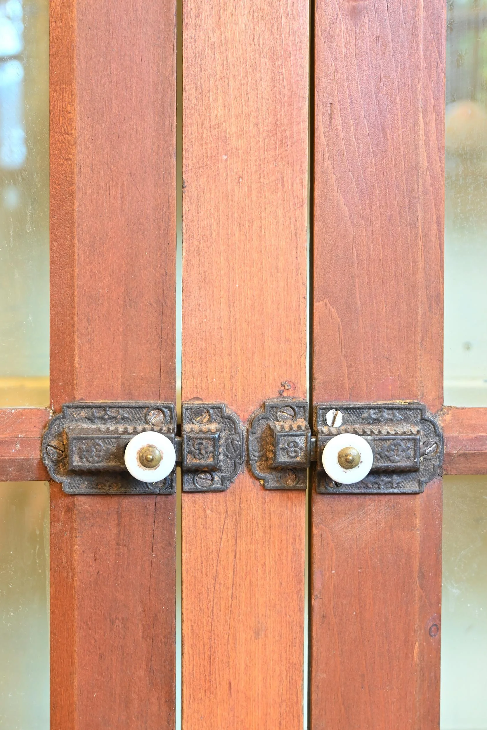 27009 pine 3 shelf cabinet 4.jpg