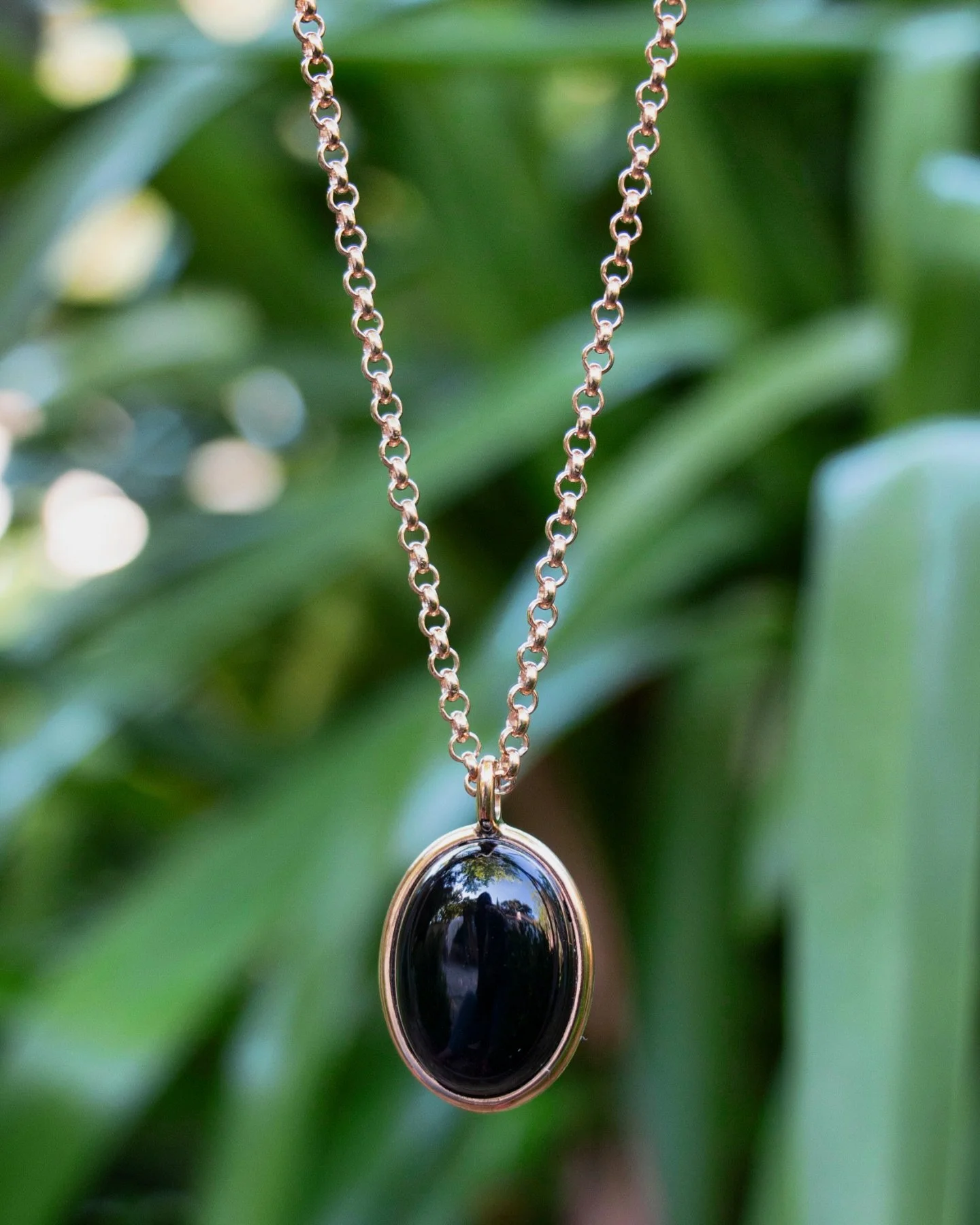 As deep as a Levantine night.
This black agate pendant carries the quiet magic of warm evenings by the sea ✨

⭐️Order yours online and enjoy 10% off your first purchase &mdash; our welcome gift to you.
.
.
#syracuse #syracuseparis #syracusejewelry #j