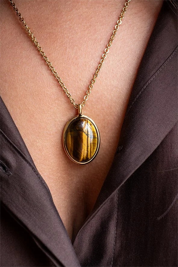 Collier pendentif femme œil de tigre doré inspiration égyptienne – Syracuse Paris