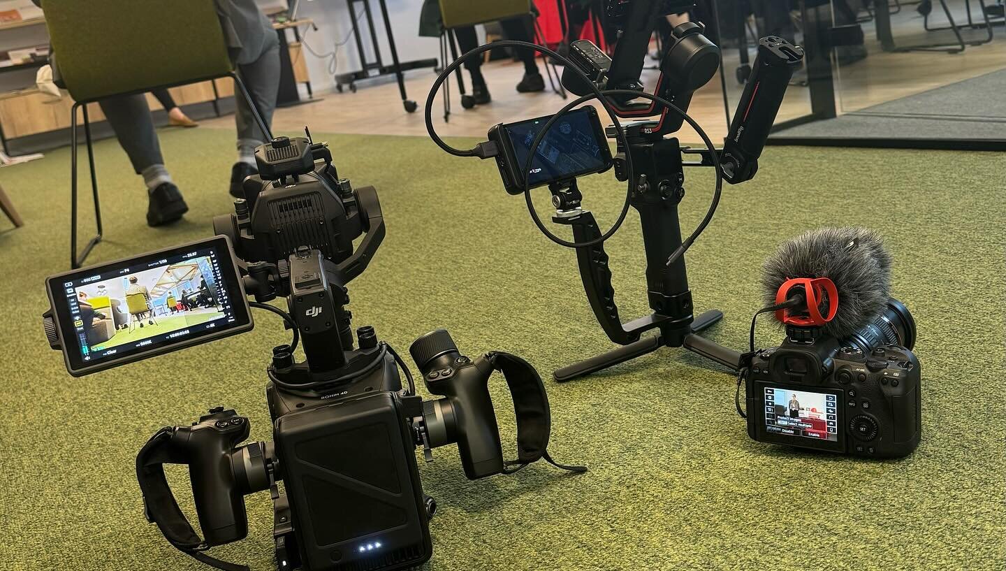 What a great end to the week.

Started the day @silcoatesschool with @jet2pics for their careers event. 

Then onto  Sewtec to look around their amazing operation in Ossett.

Finishing at  @stokecity For an evening with @Bruce Grobbelaar 

Great day 