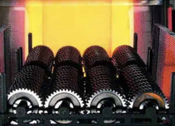 Choice between carburizing (carbonitriding) and nitriding 