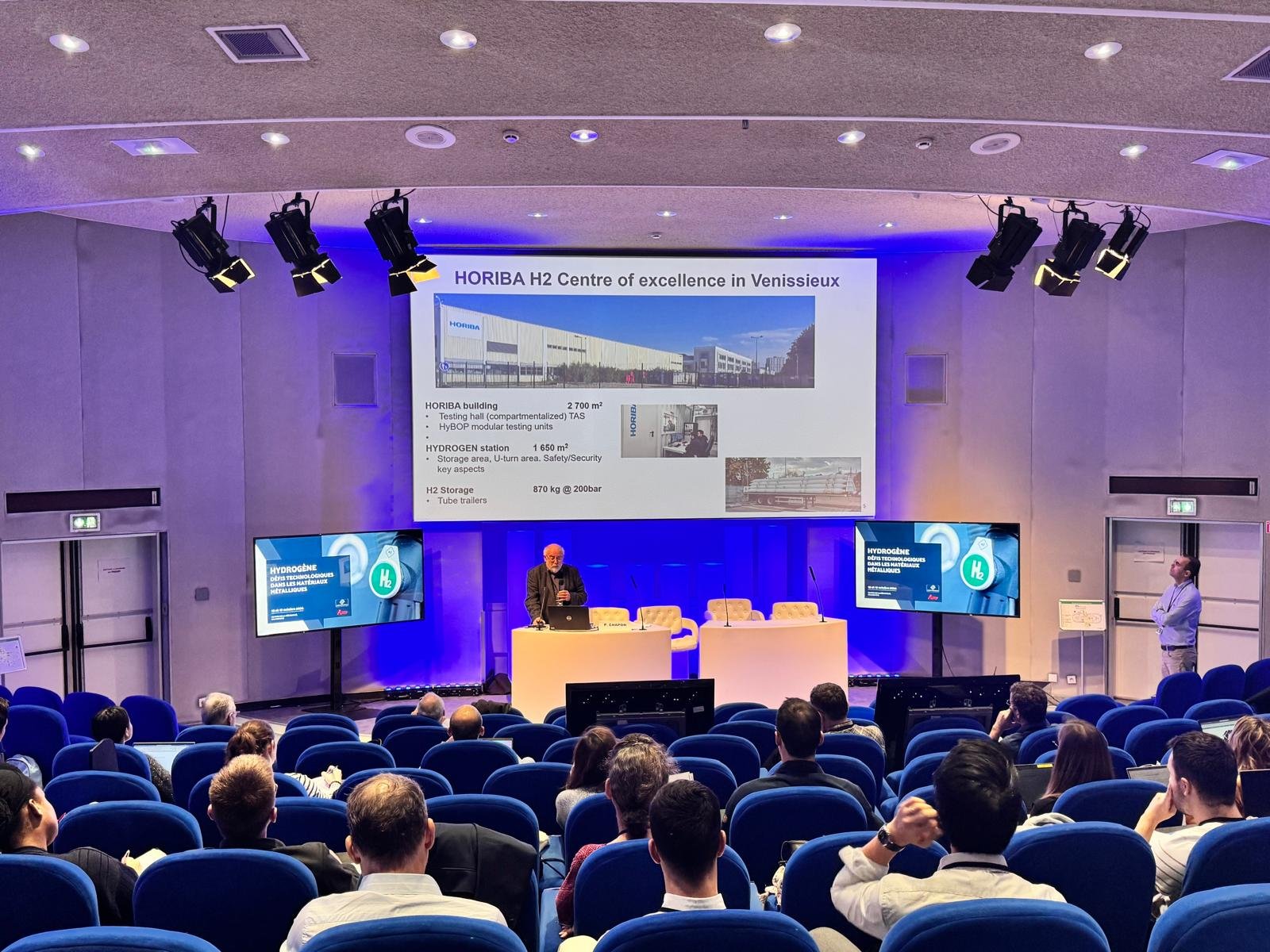 Conf_P.Chapon_Horiba France.JPG