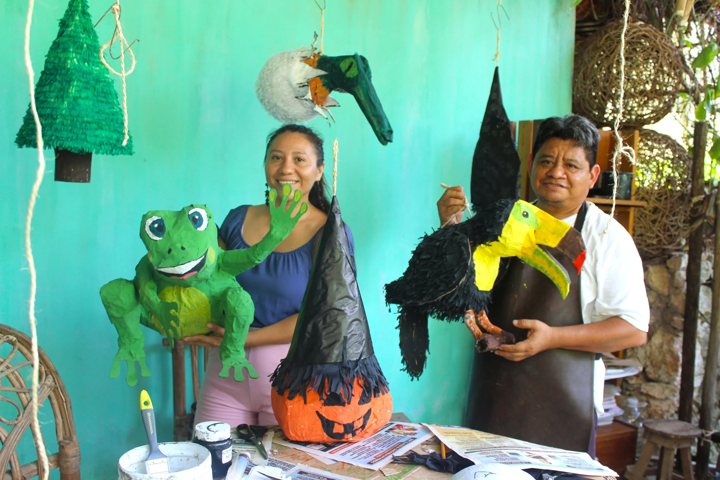 Canixa: a place where the traditional method of making piñatas is preserved